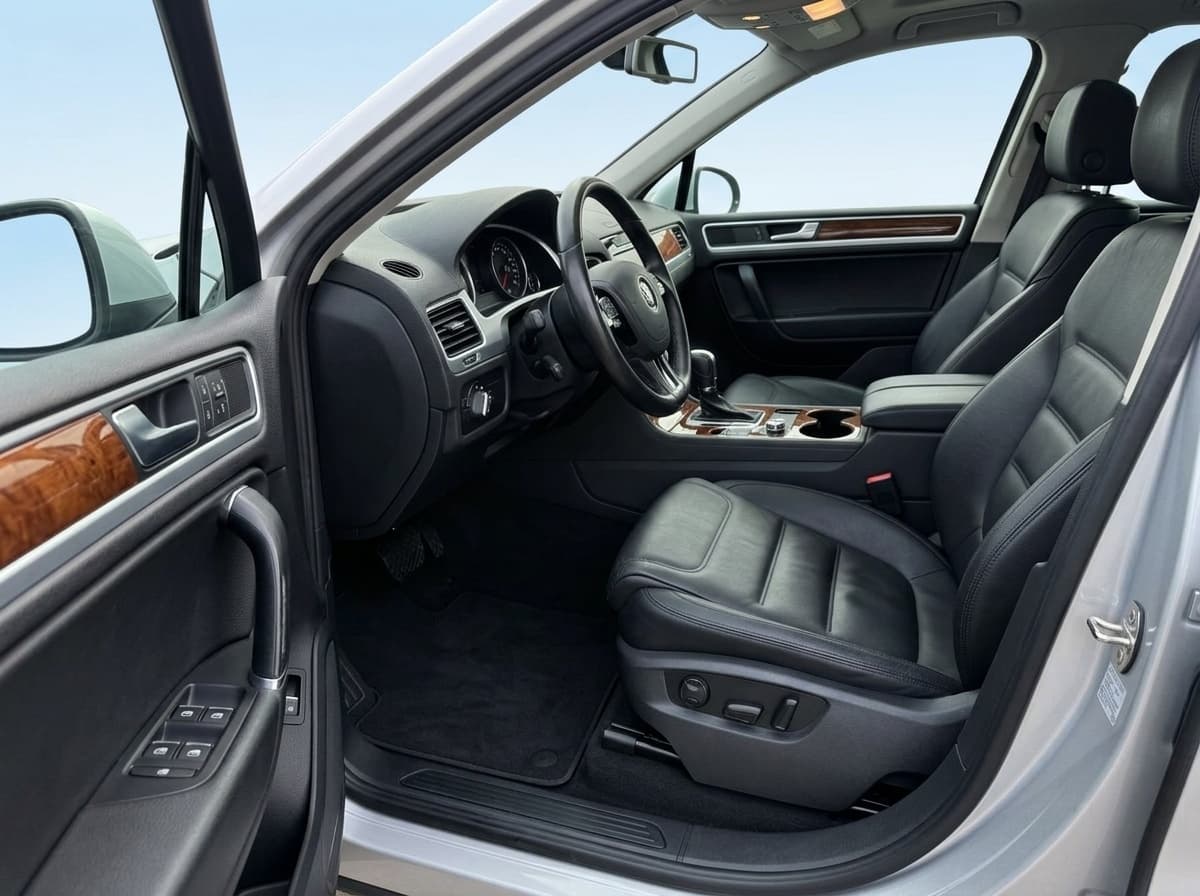 2013 Volkswagen Touareg thumbnail 9