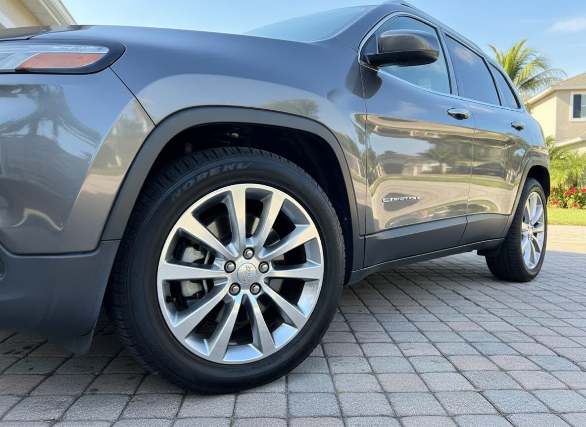 2015 Jeep Cherokee thumbnail 6