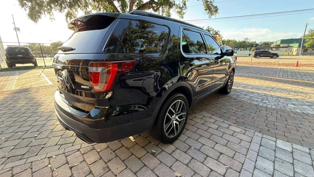 2016 Ford Explorer thumbnail 6