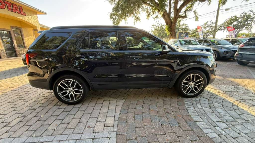 2016 Ford Explorer thumbnail 5