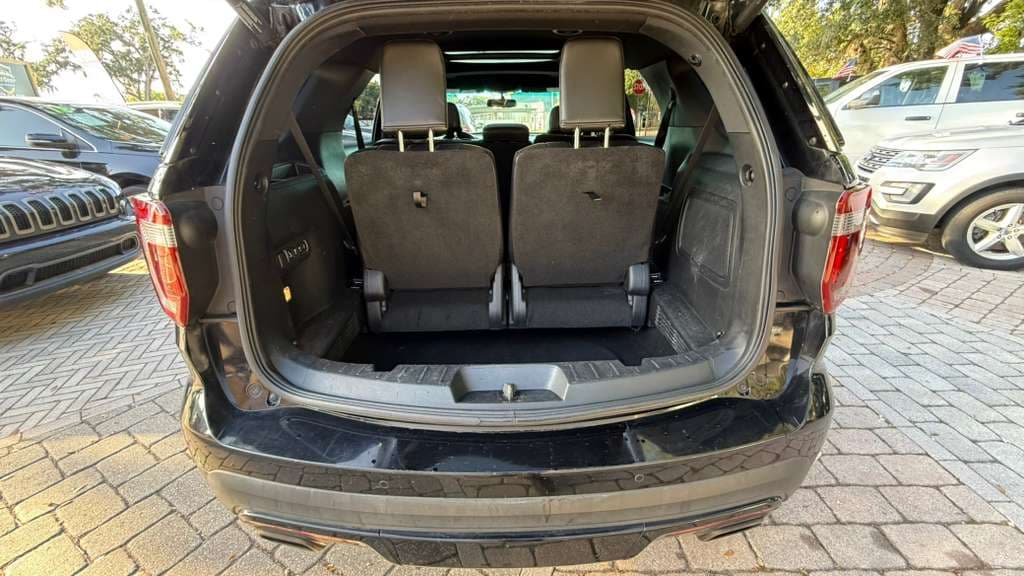 2016 Ford Explorer thumbnail 14