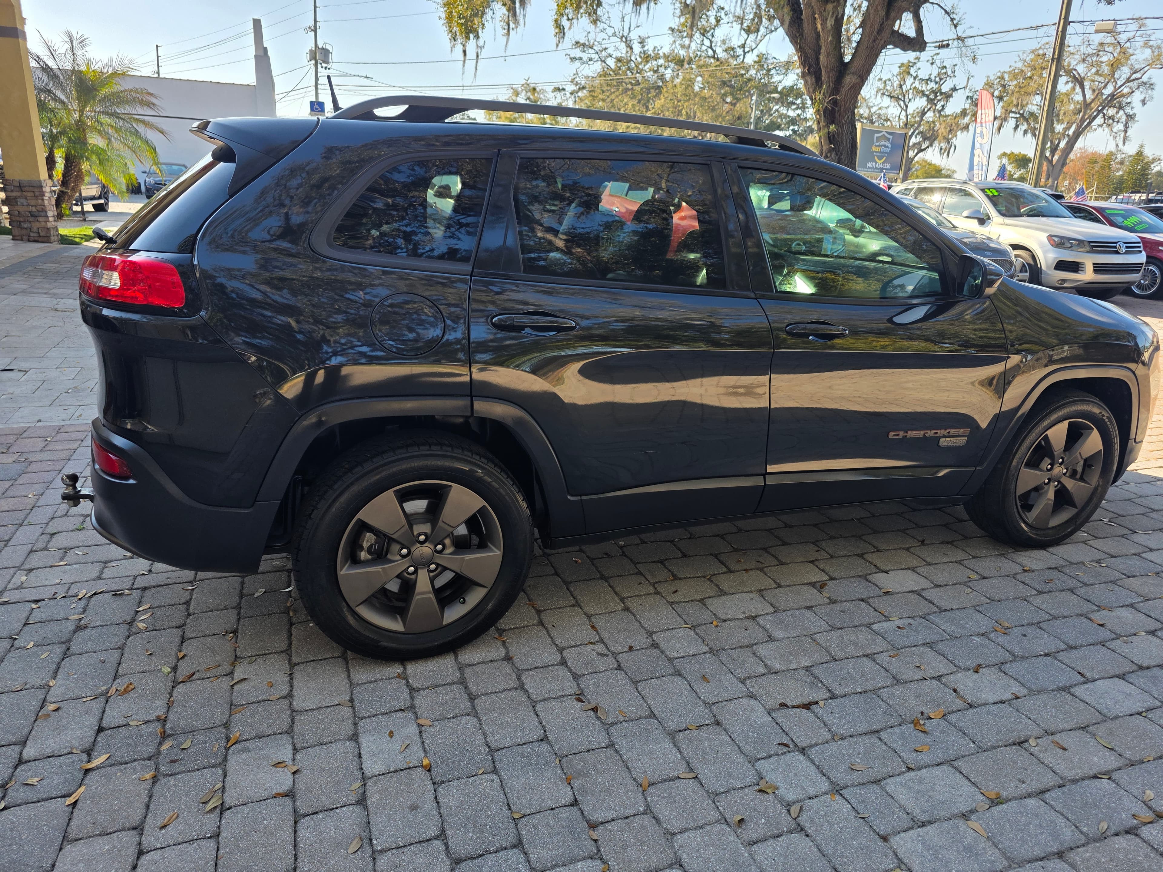 2016 Jeep Cherokee thumbnail 5