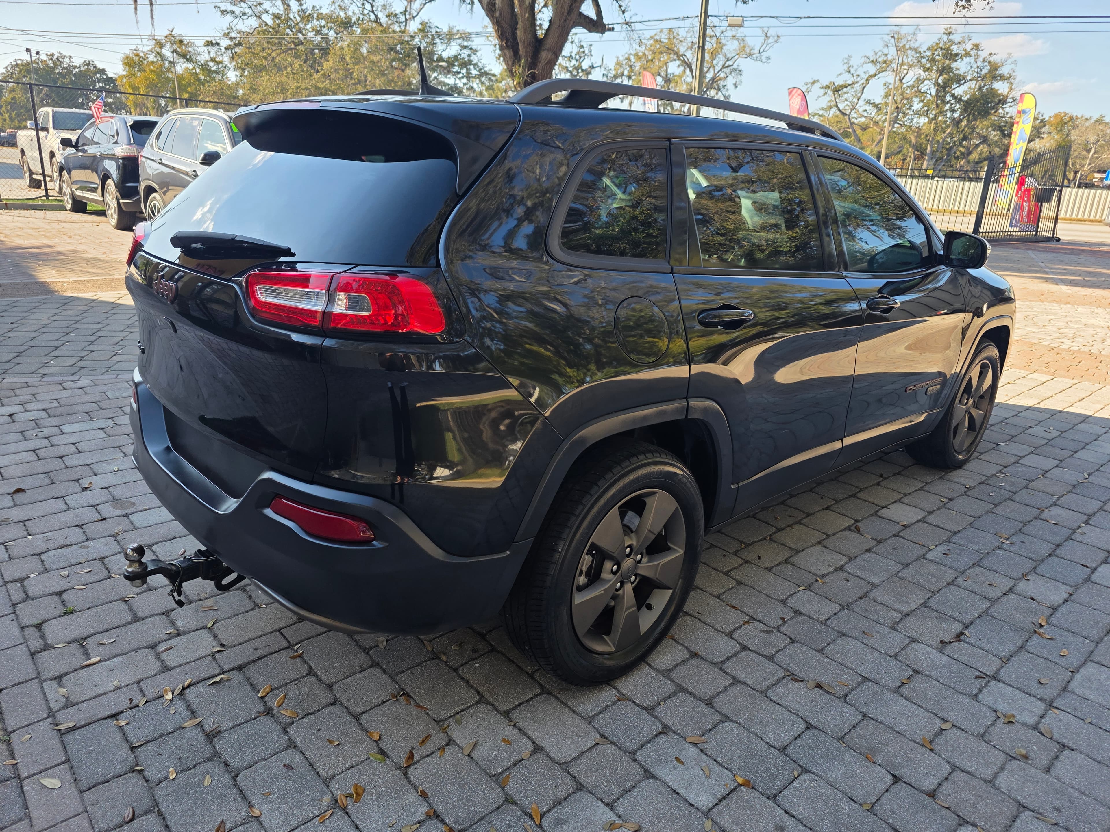 2016 Jeep Cherokee thumbnail 6