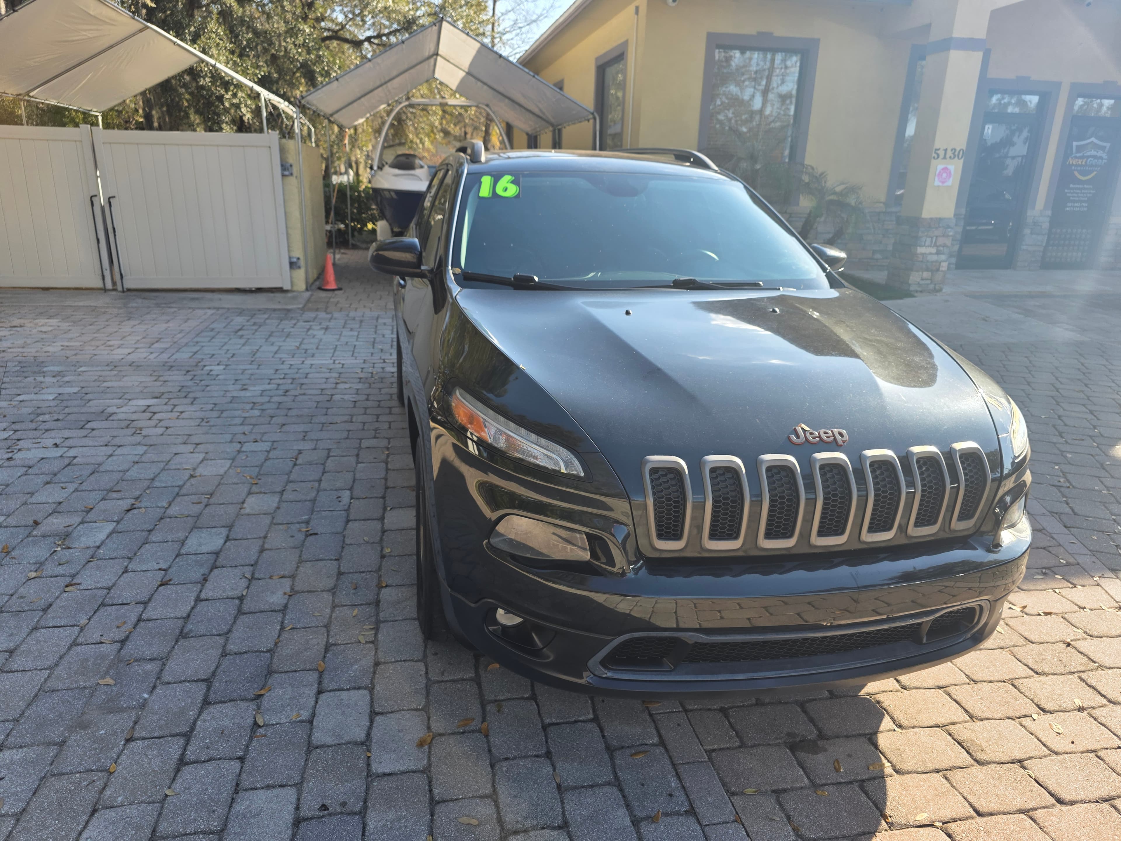 2016 Jeep Cherokee thumbnail 4