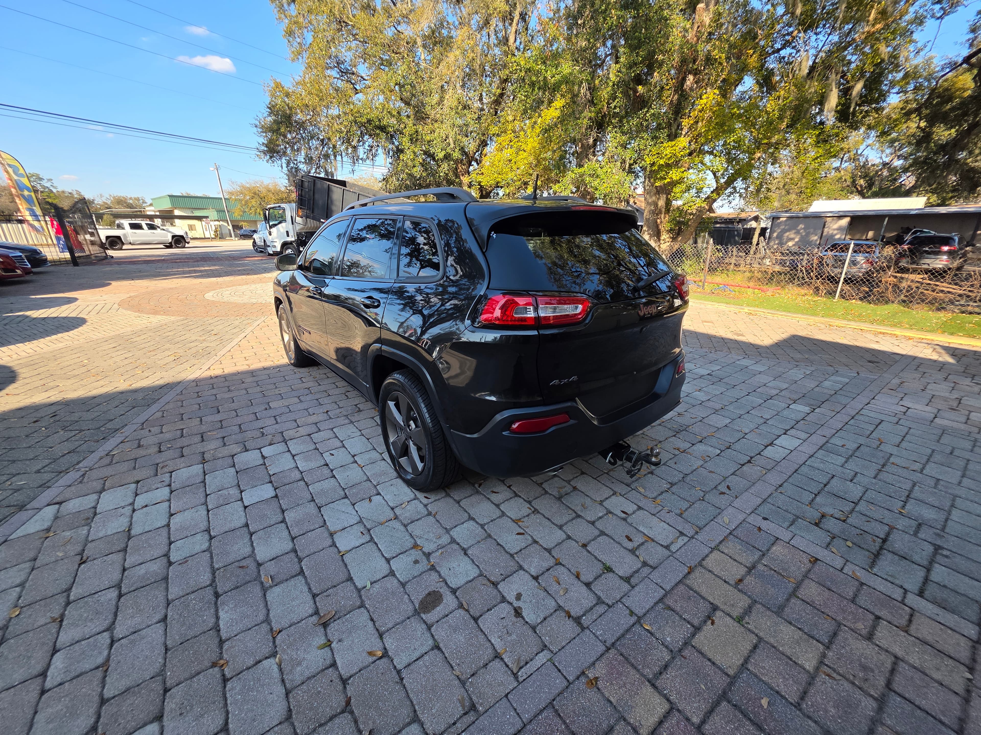 2016 Jeep Cherokee thumbnail 8