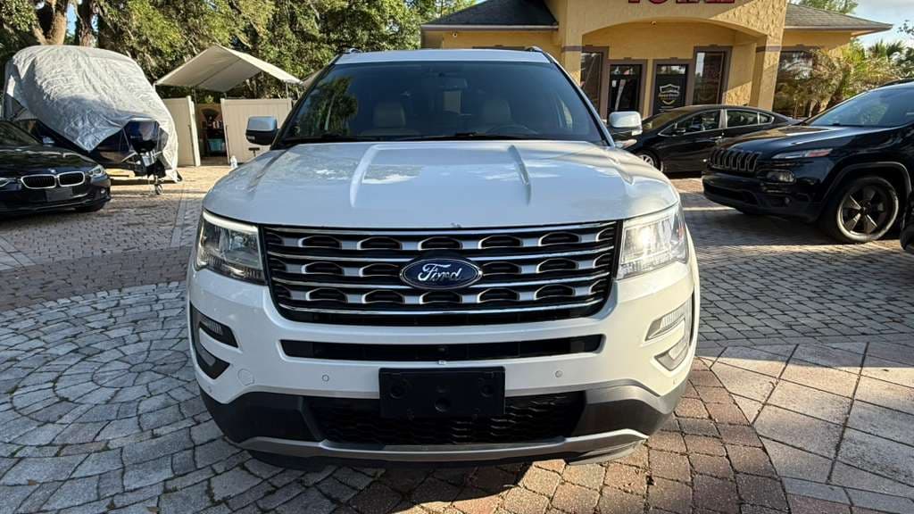 2017 Ford Explorer thumbnail 2