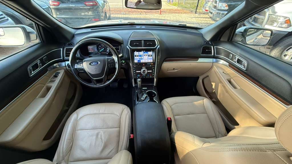 2017 Ford Explorer thumbnail 13