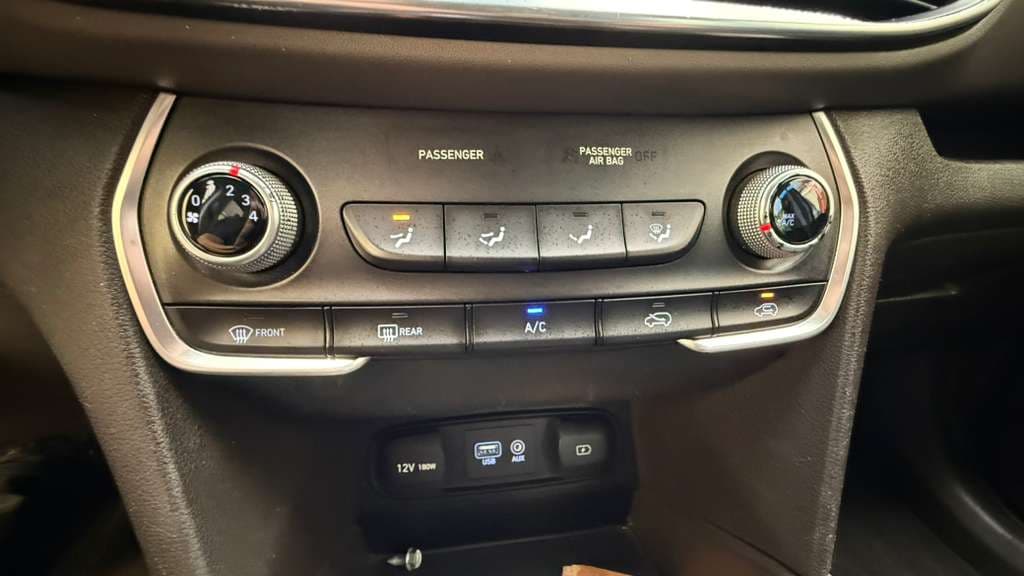 2020 Hyundai Santa Fe thumbnail 20