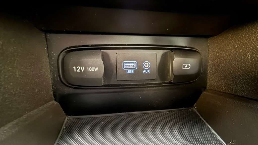 2020 Hyundai Santa Fe thumbnail 23