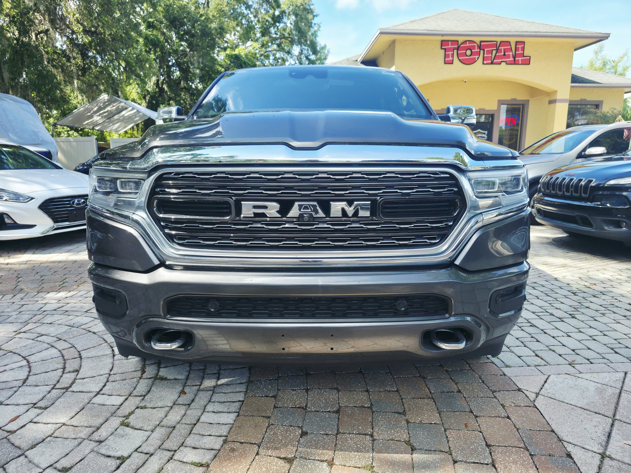 2020 RAM 1500 thumbnail 4