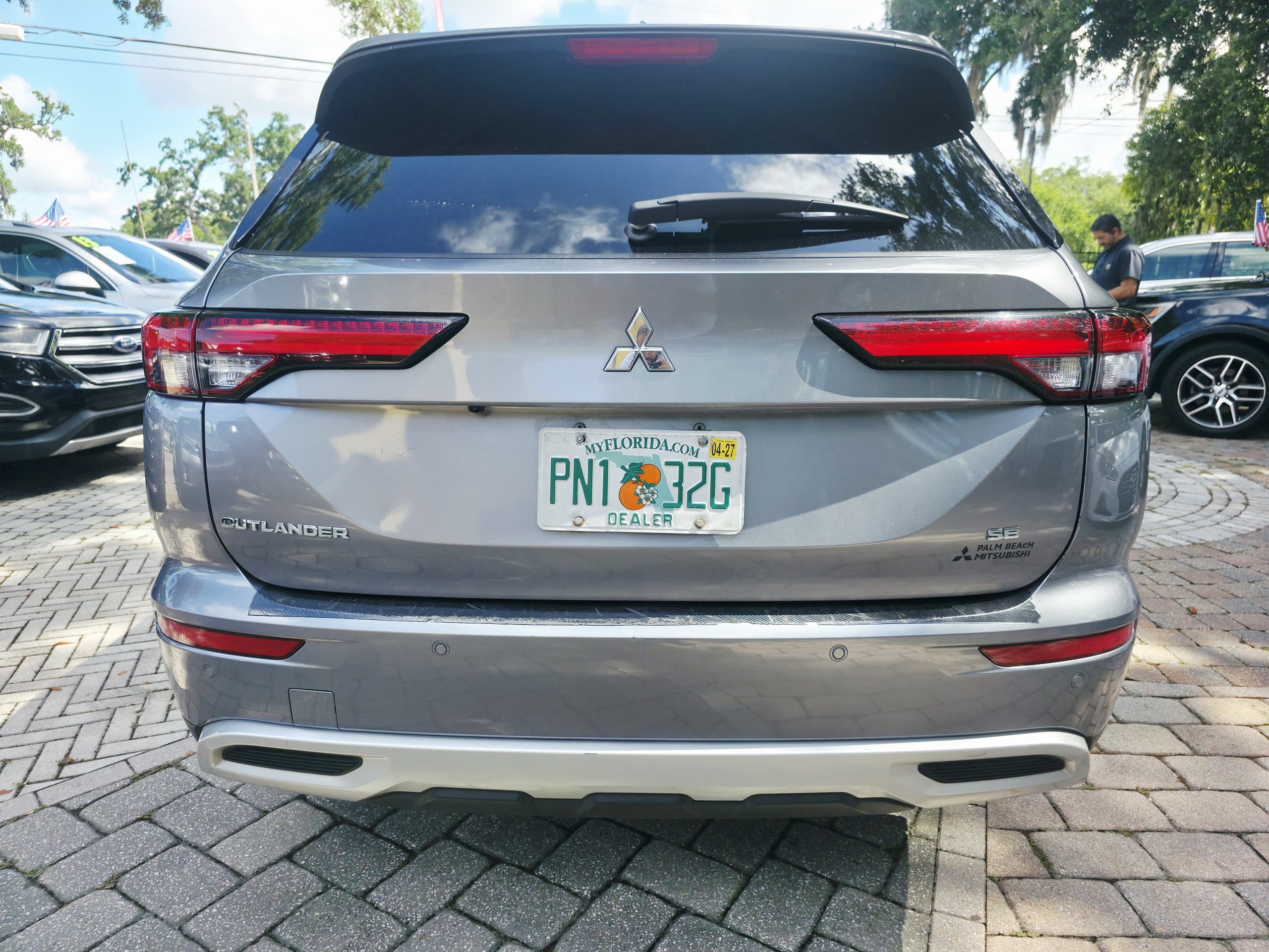 2024 Mitsubishi Outlander thumbnail 8
