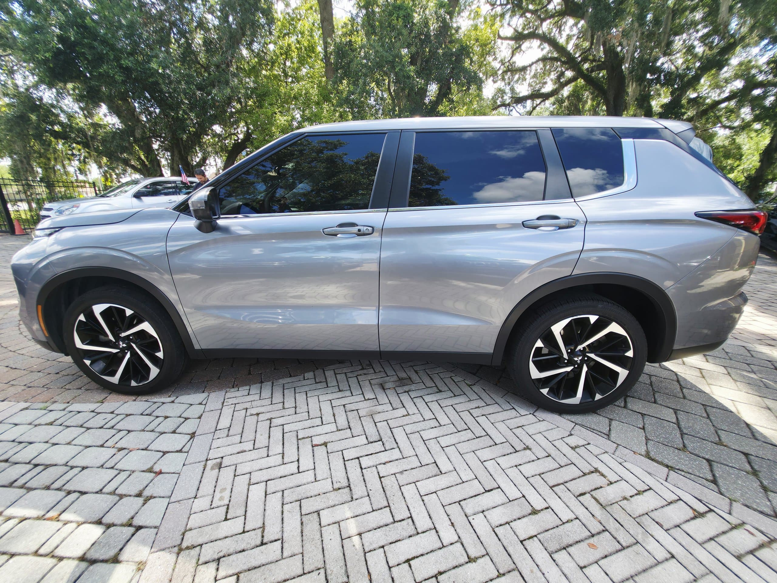 2024 Mitsubishi Outlander thumbnail 14