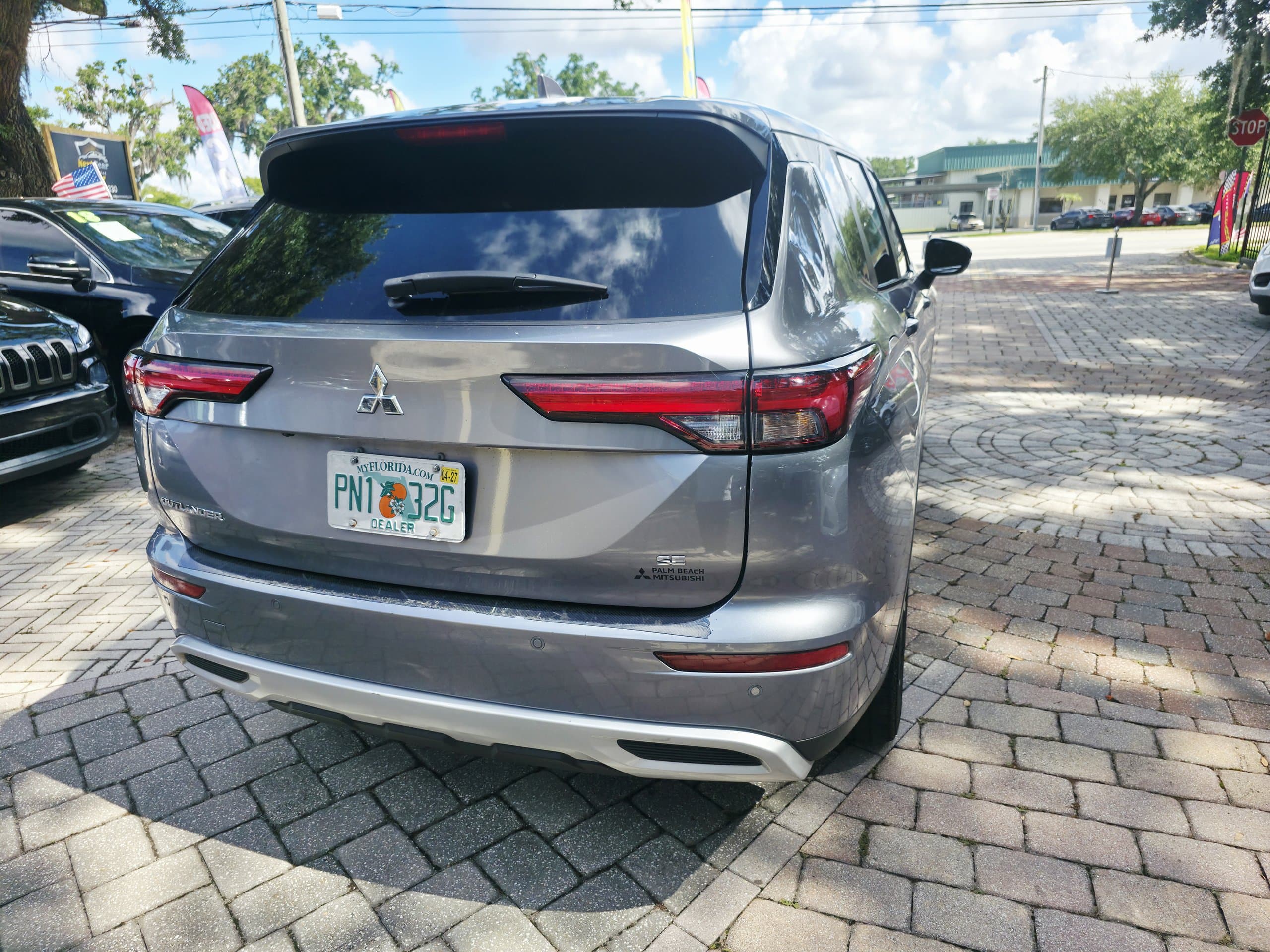 2024 Mitsubishi Outlander thumbnail 7