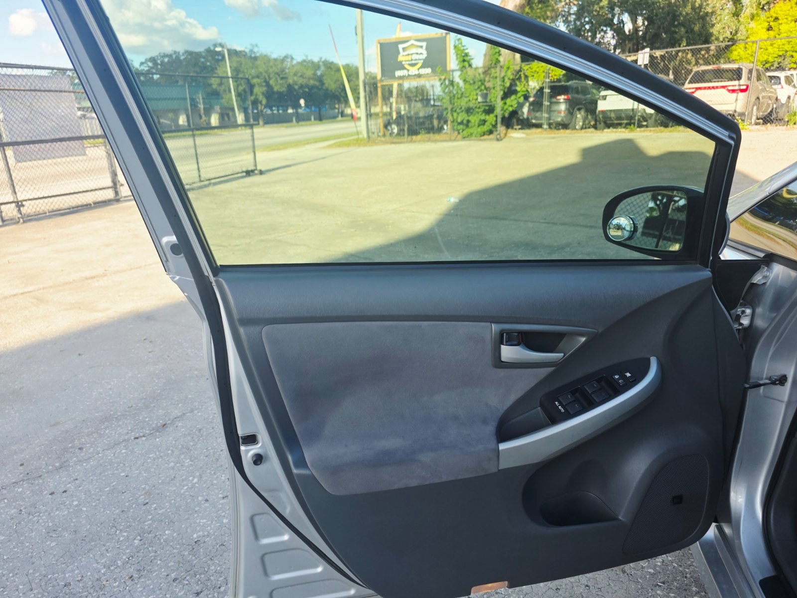 2010 Toyota Prius thumbnail 18
