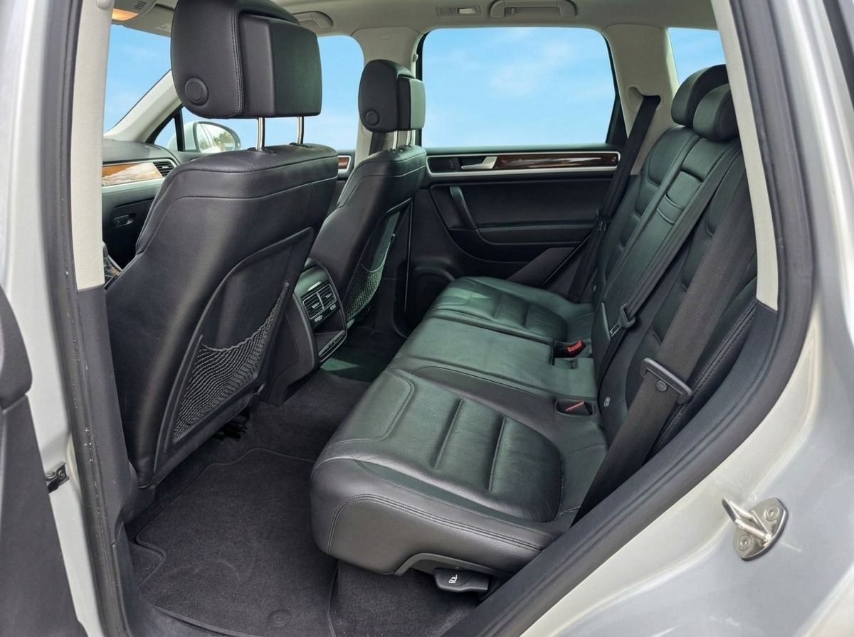 2013 Volkswagen Touareg thumbnail 12