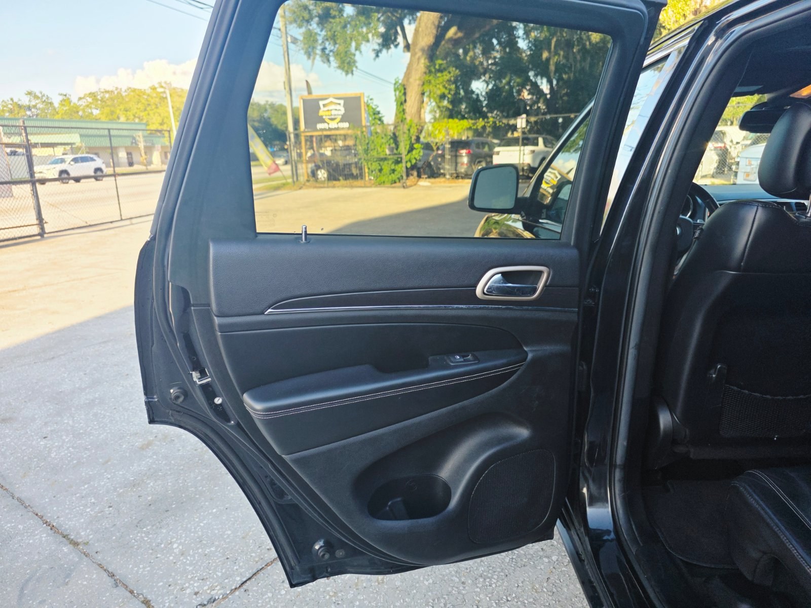 2014 Jeep Grand Cherokee thumbnail 14