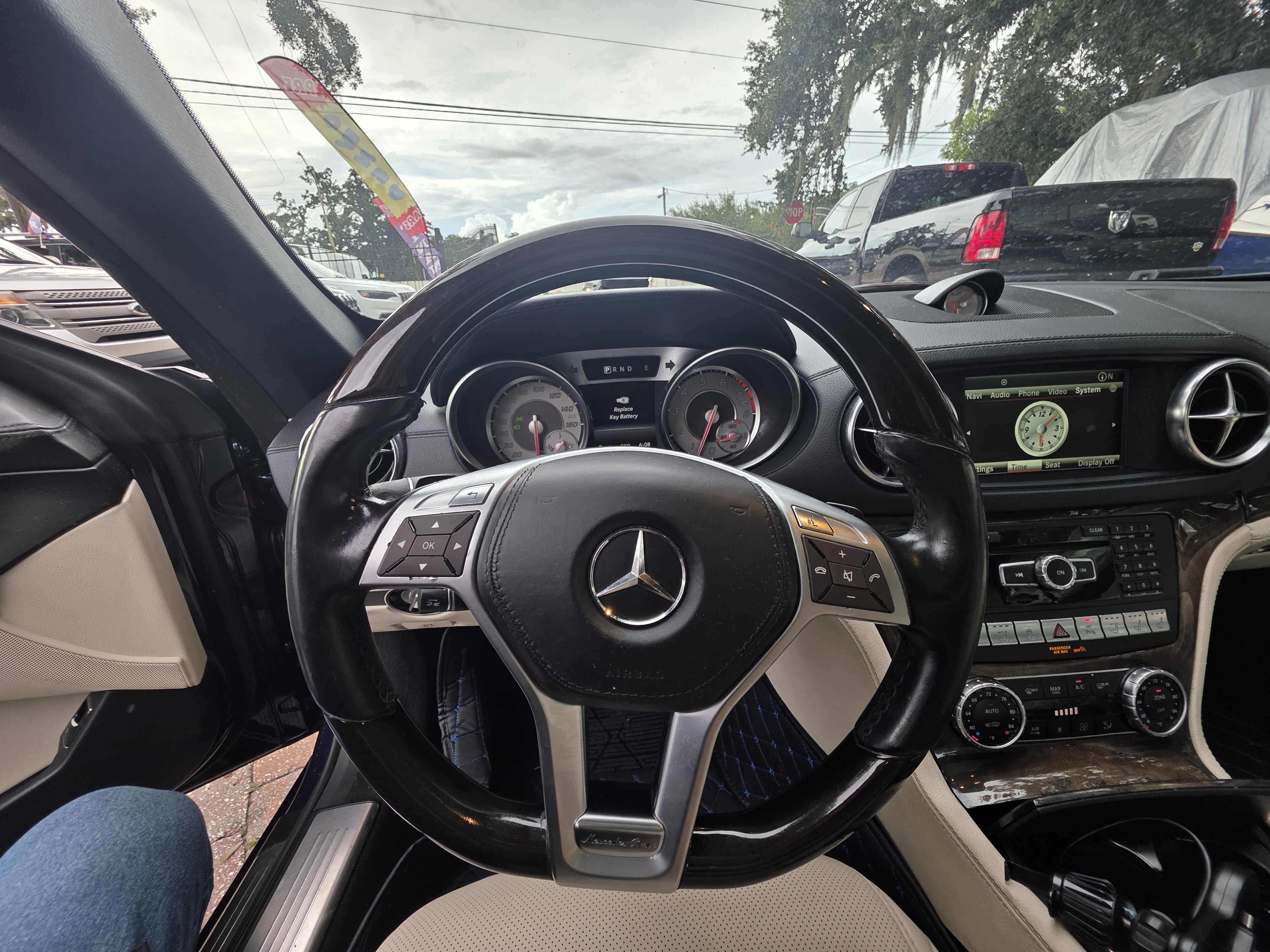 2014 Mercedes-Benz SL 550 thumbnail 13