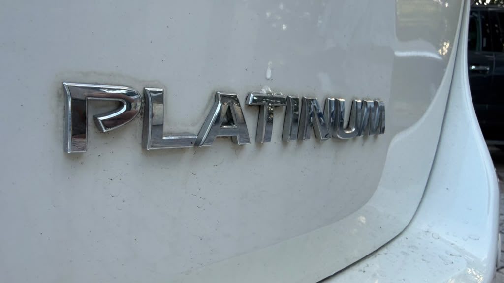 2014 Nissan Pathfinder thumbnail 16