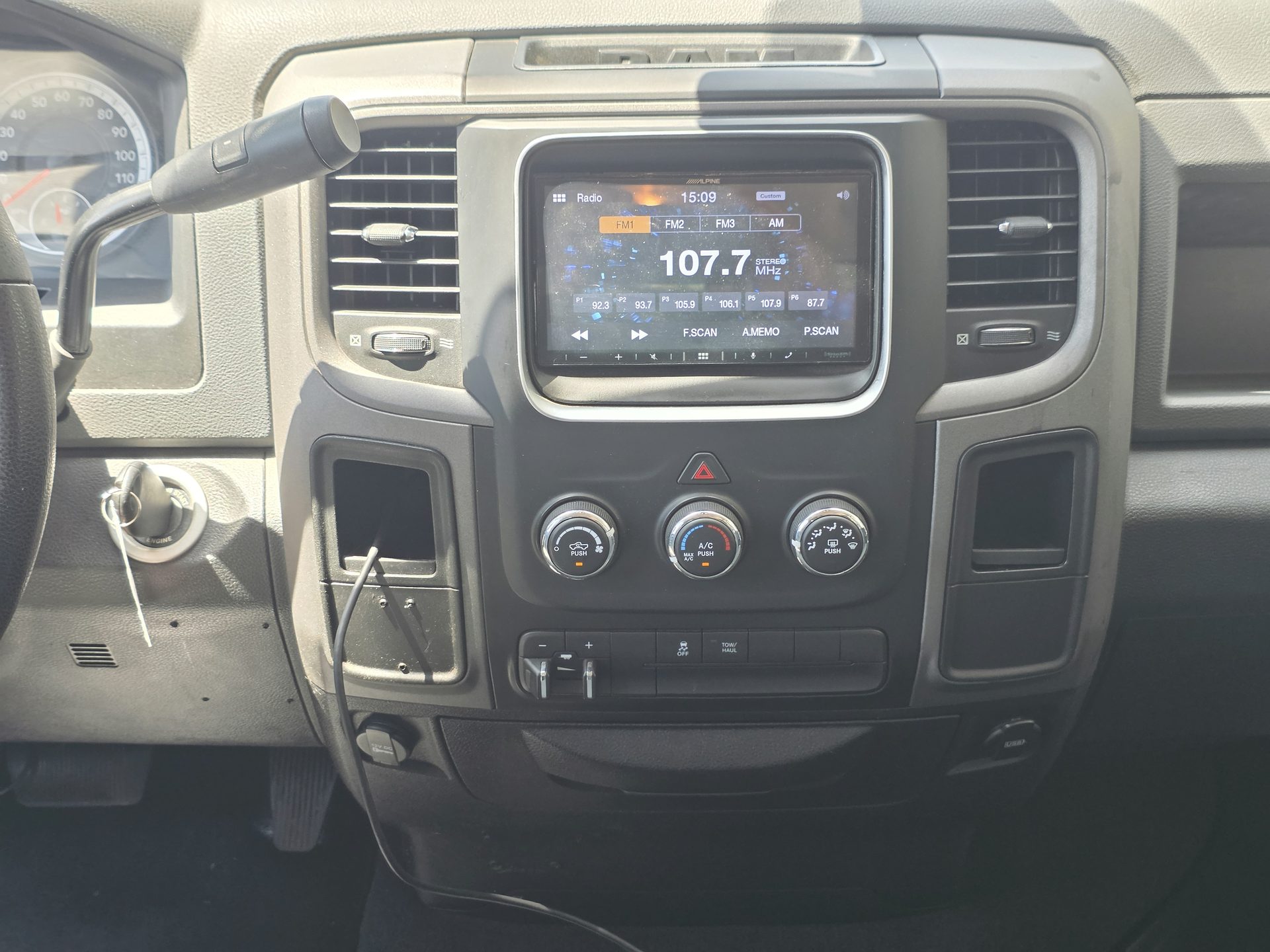 2014 Ram 1500 thumbnail 15