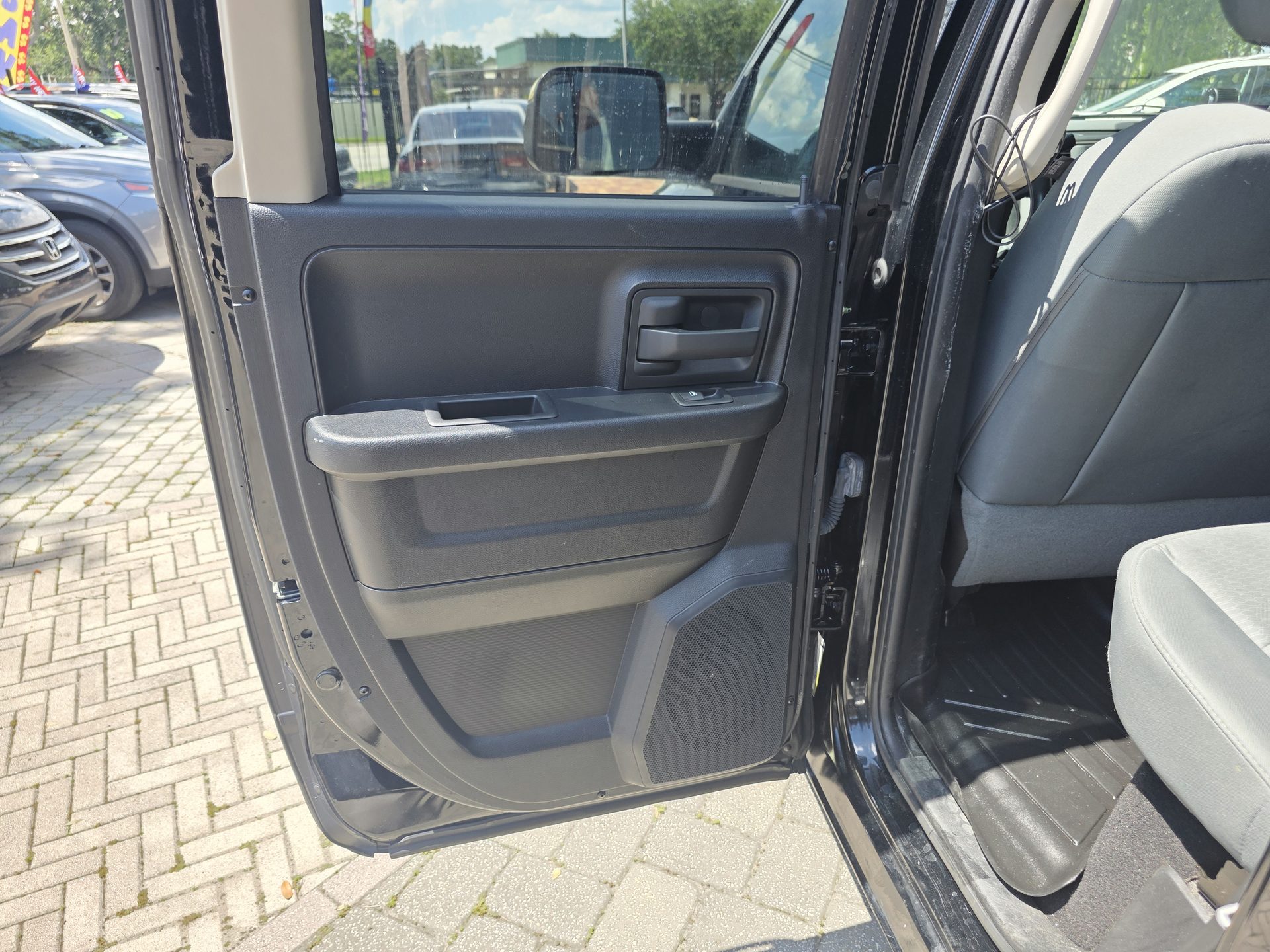 2014 Ram 1500 thumbnail 9