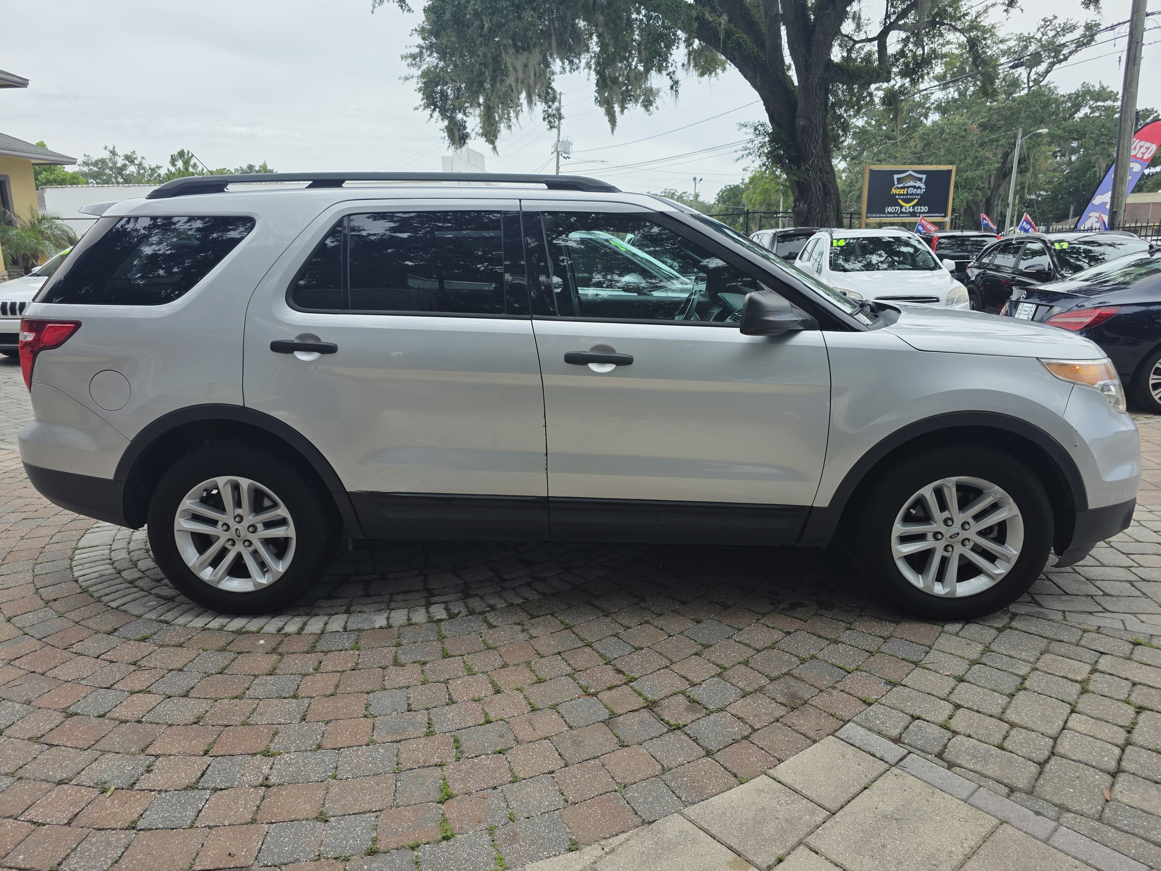 2015 Ford Explorer thumbnail 5