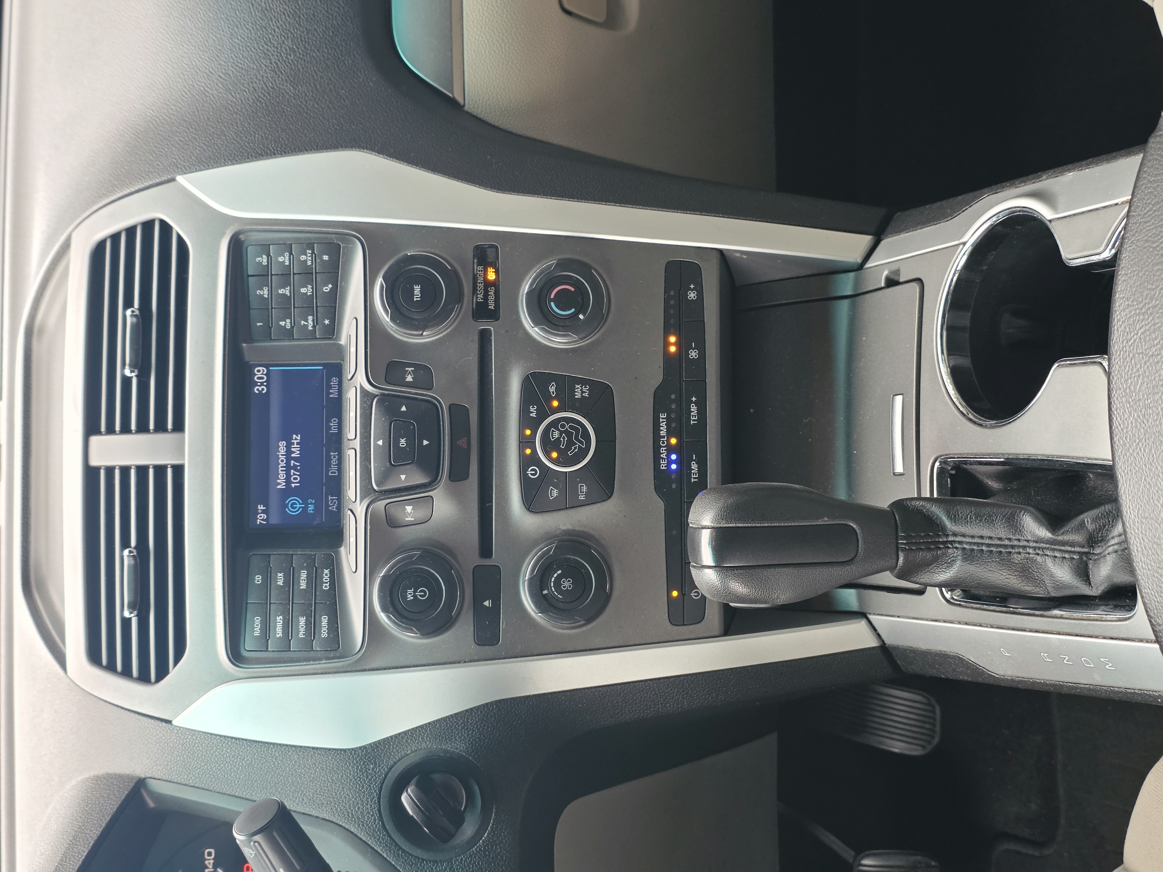 2015 Ford Explorer thumbnail 11
