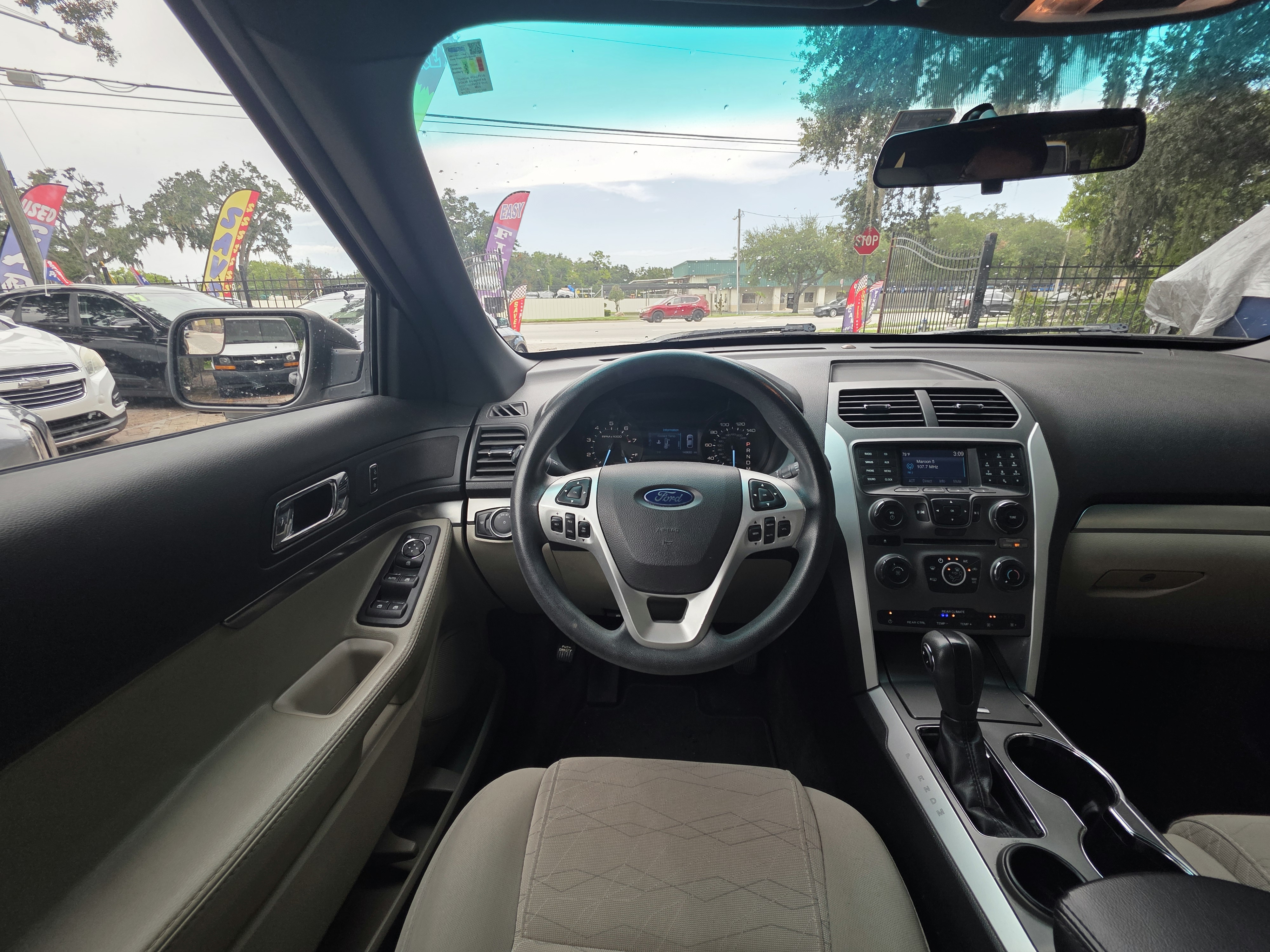 2015 Ford Explorer thumbnail 12