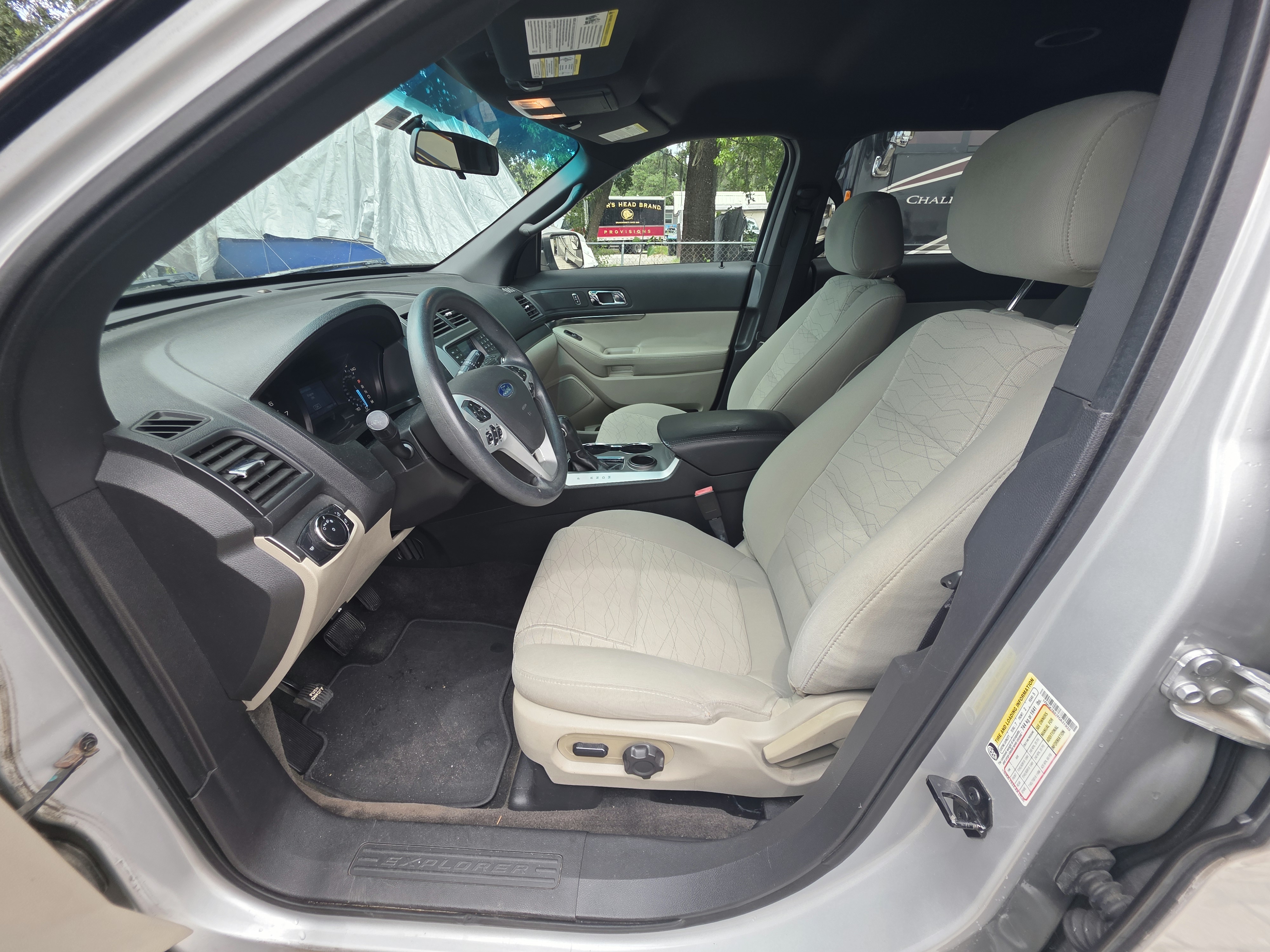 2015 Ford Explorer thumbnail 17