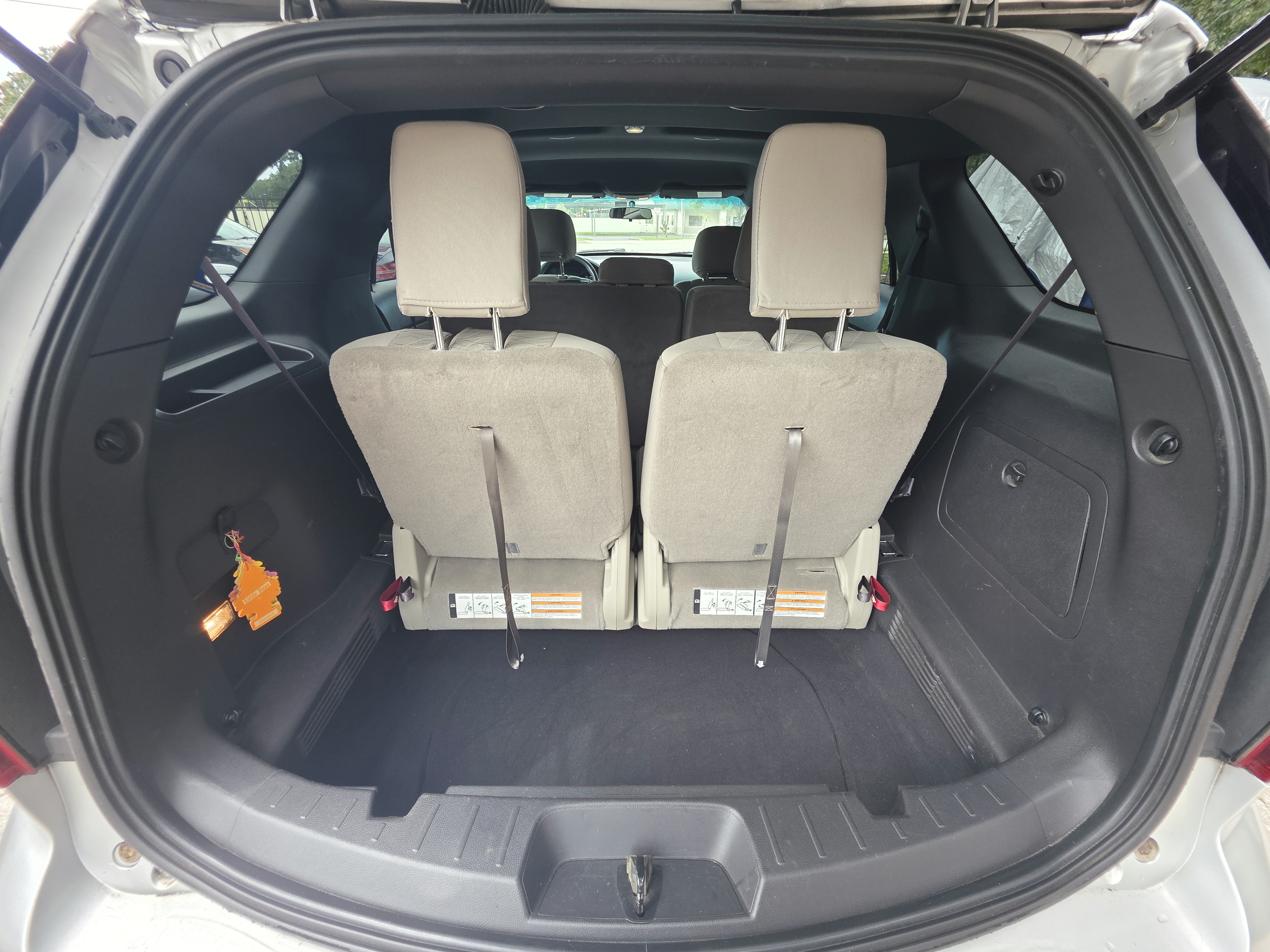 2015 Ford Explorer thumbnail 19