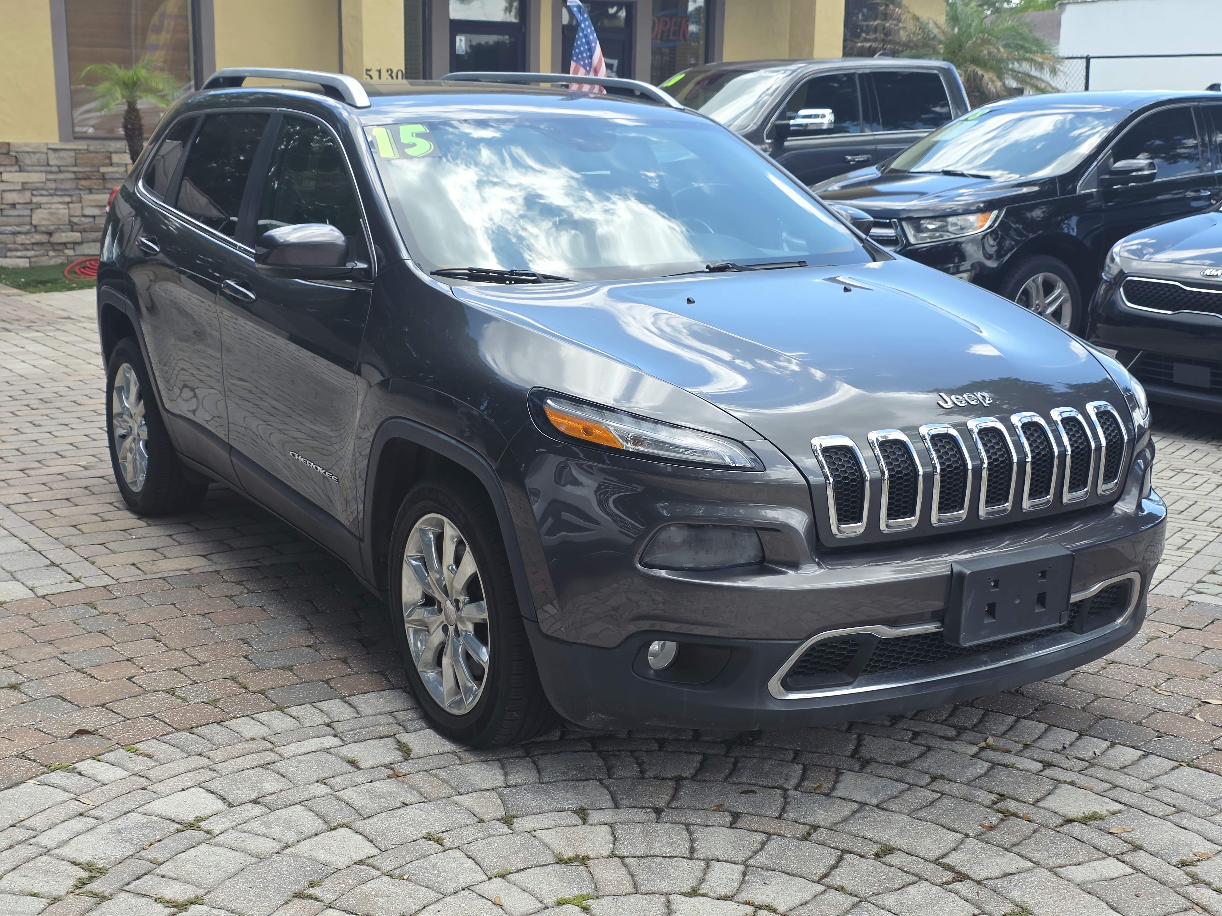2015 Jeep Cherokee thumbnail 3