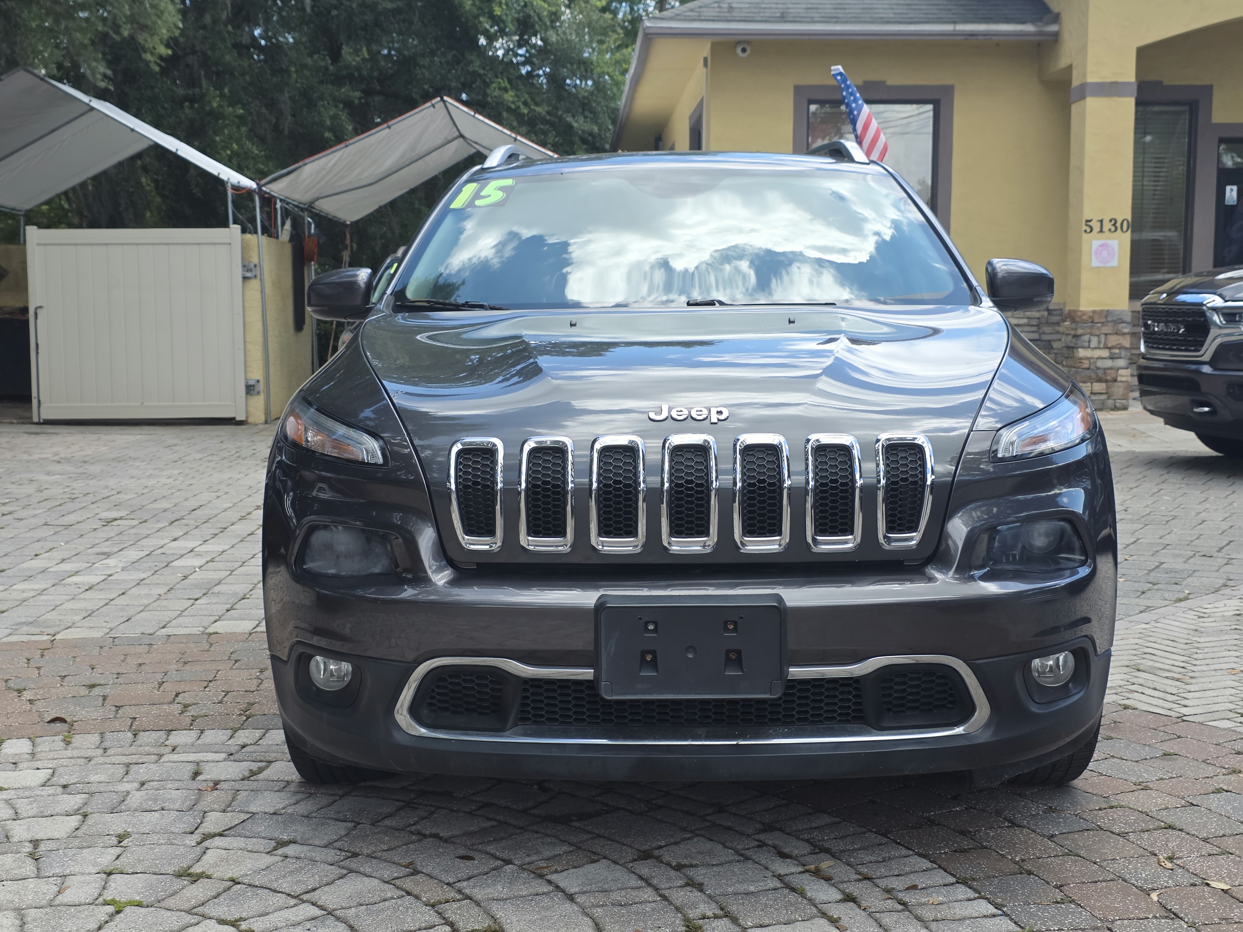 2015 Jeep Cherokee thumbnail 2