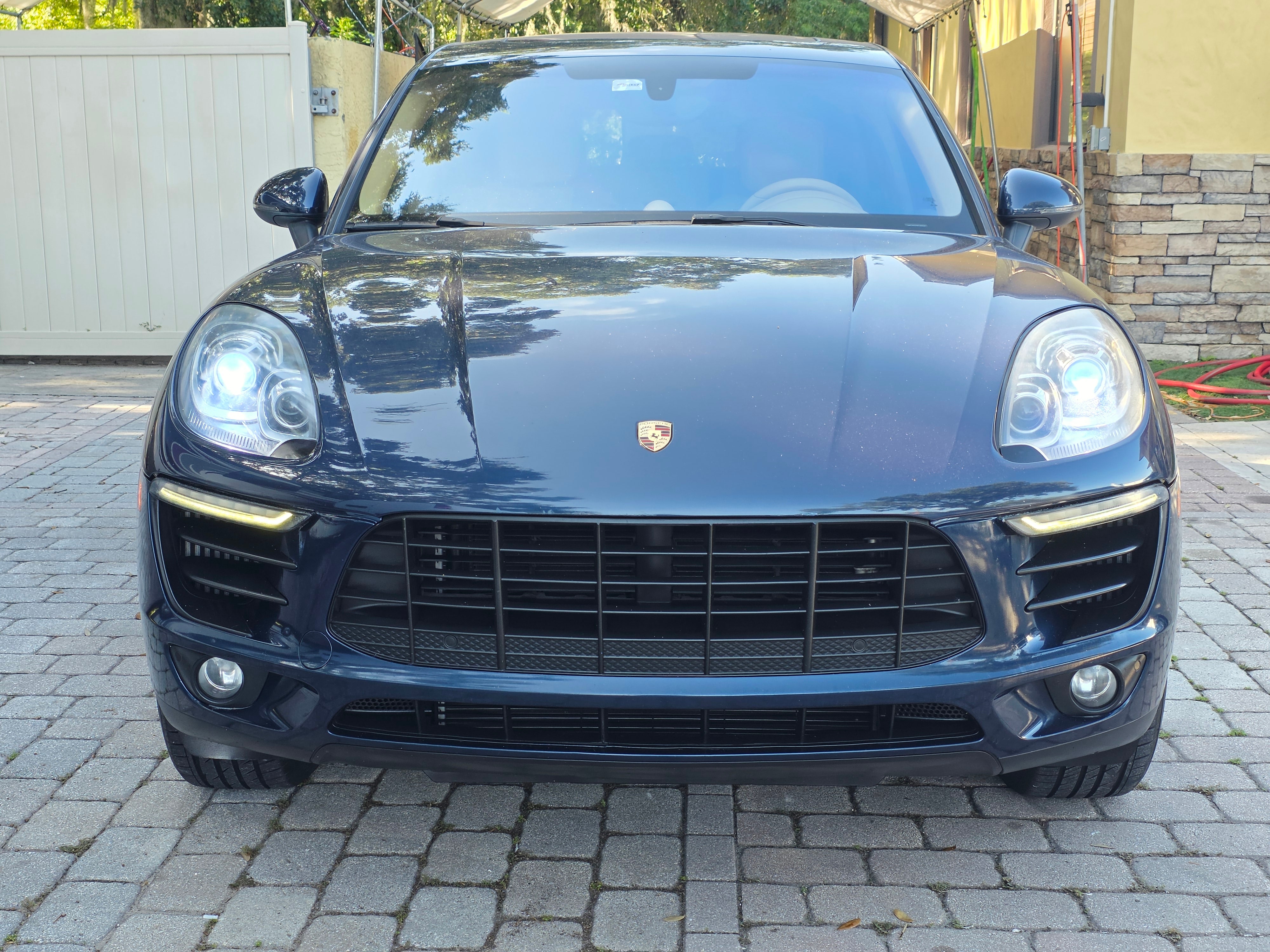 2015 Porsche Macan thumbnail 3