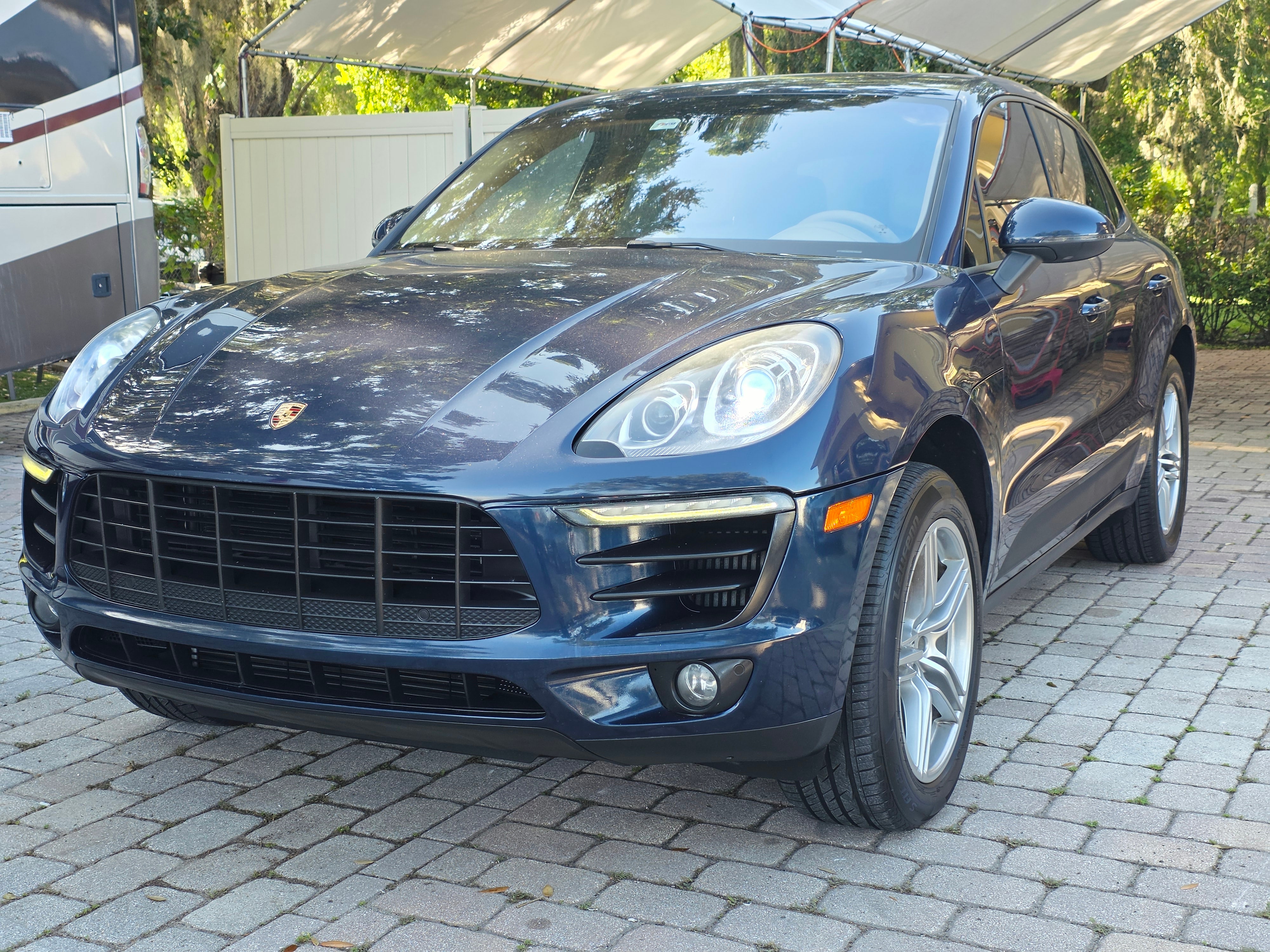 2015 Porsche Macan thumbnail 2