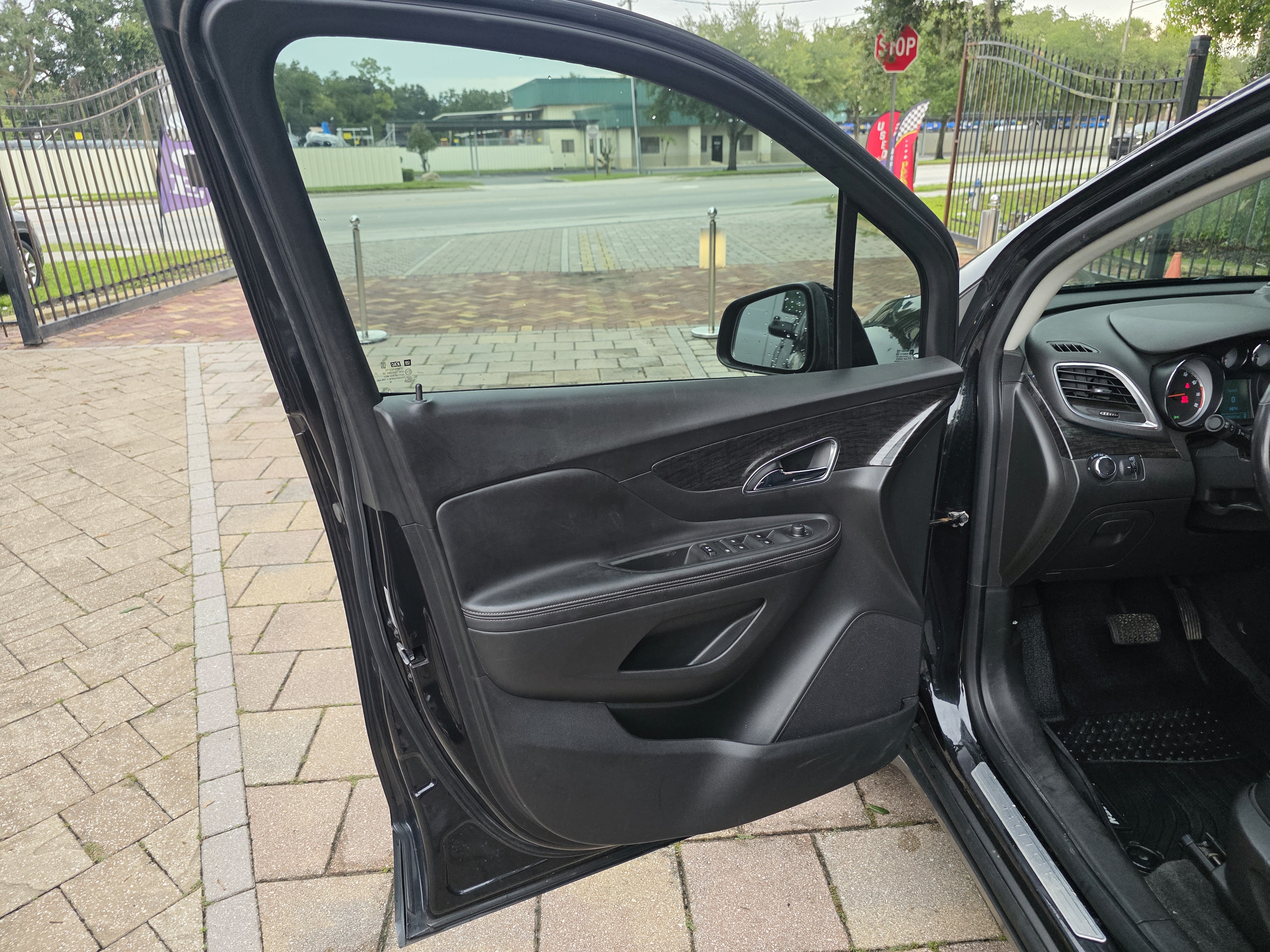 2016 Buick Encore thumbnail 12