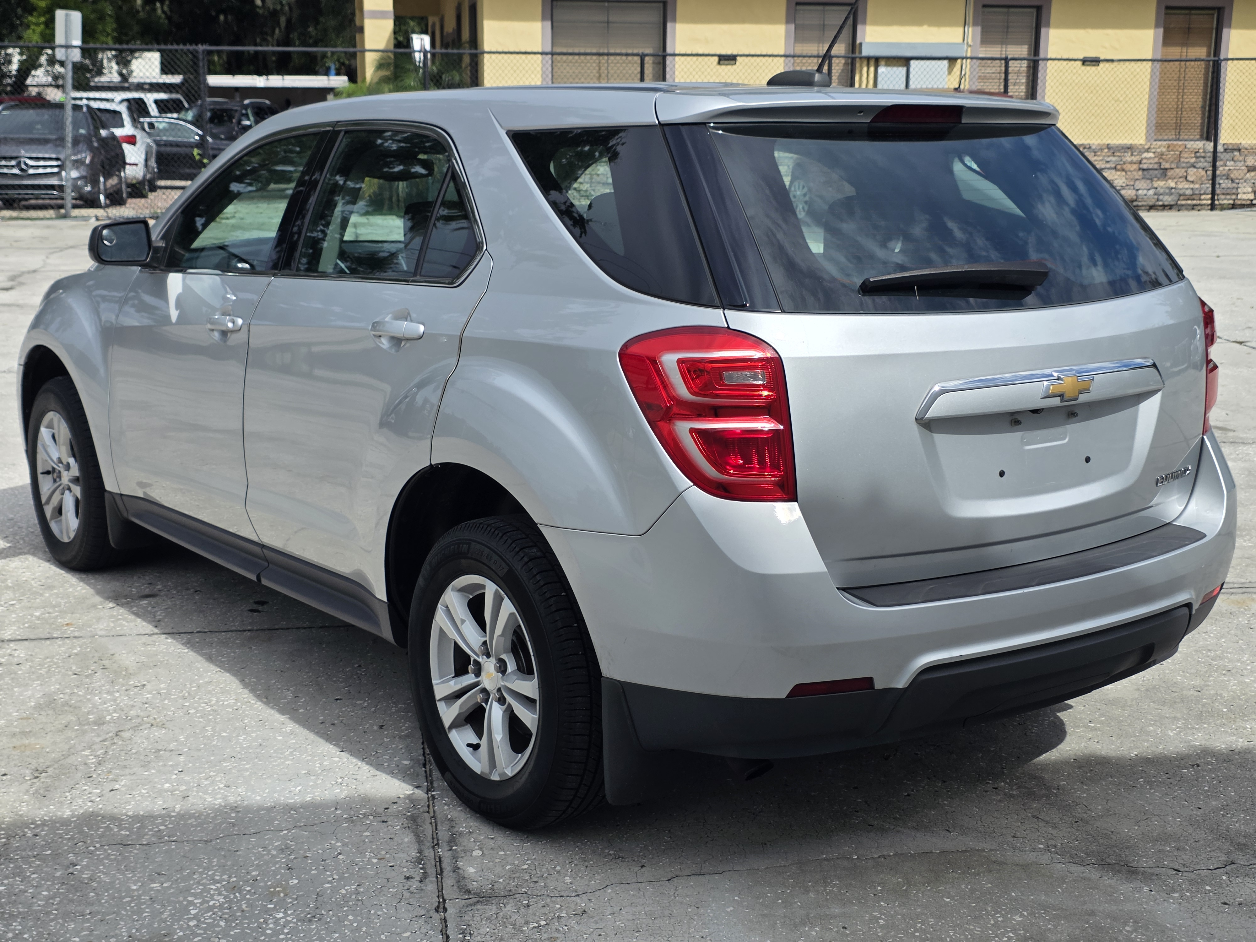 2016 Chevrolet Equinox thumbnail 5