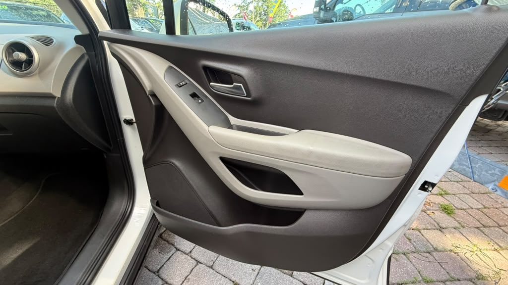 2016 Chevrolet Trax thumbnail 14