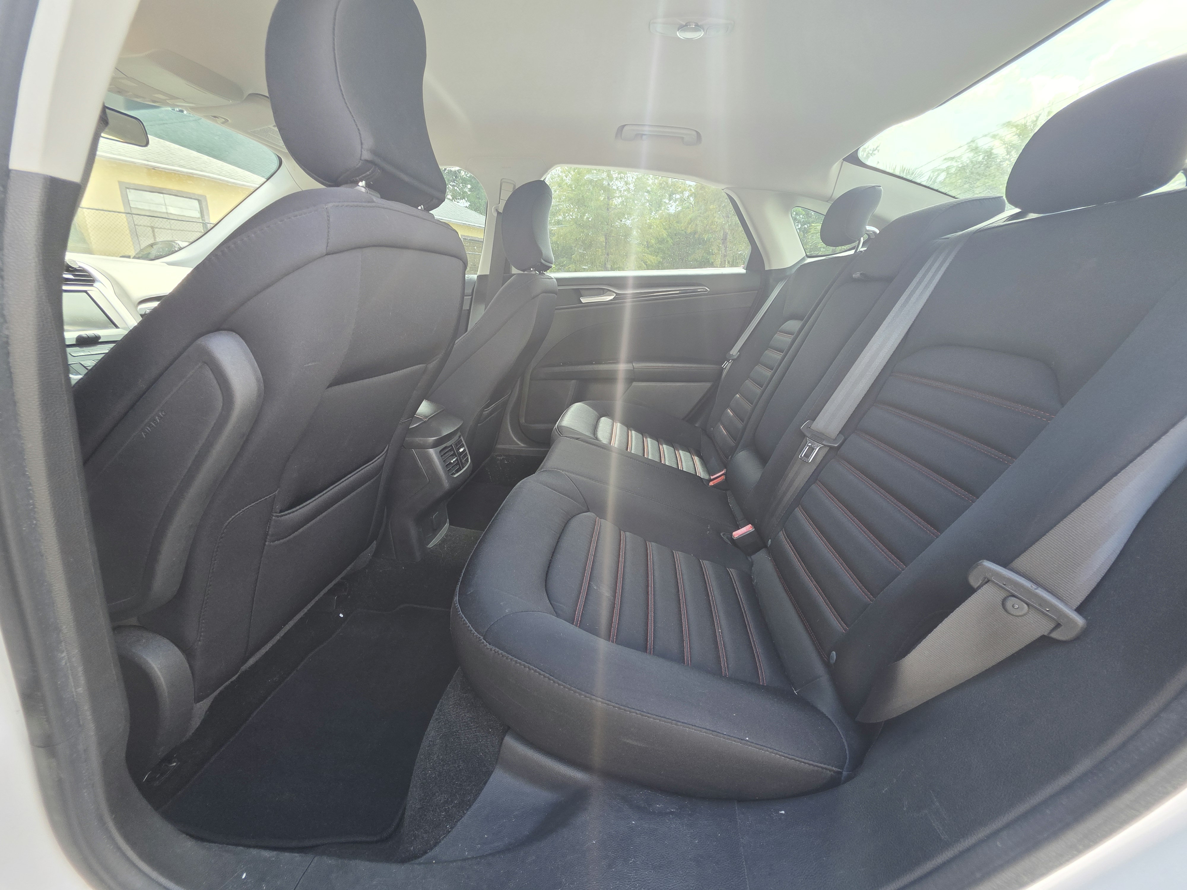 2016 Ford Fusion thumbnail 12