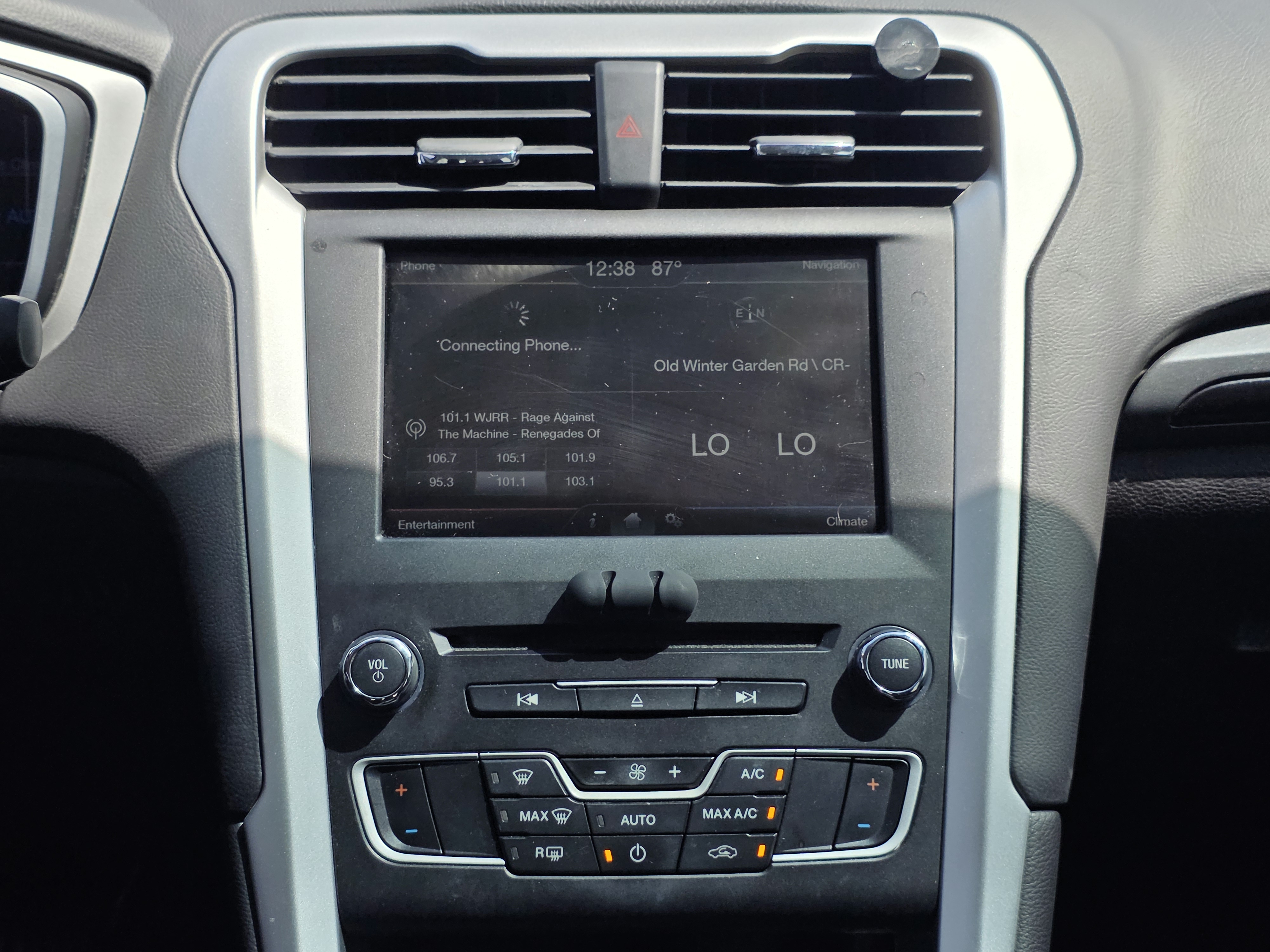 2016 Ford Fusion thumbnail 16