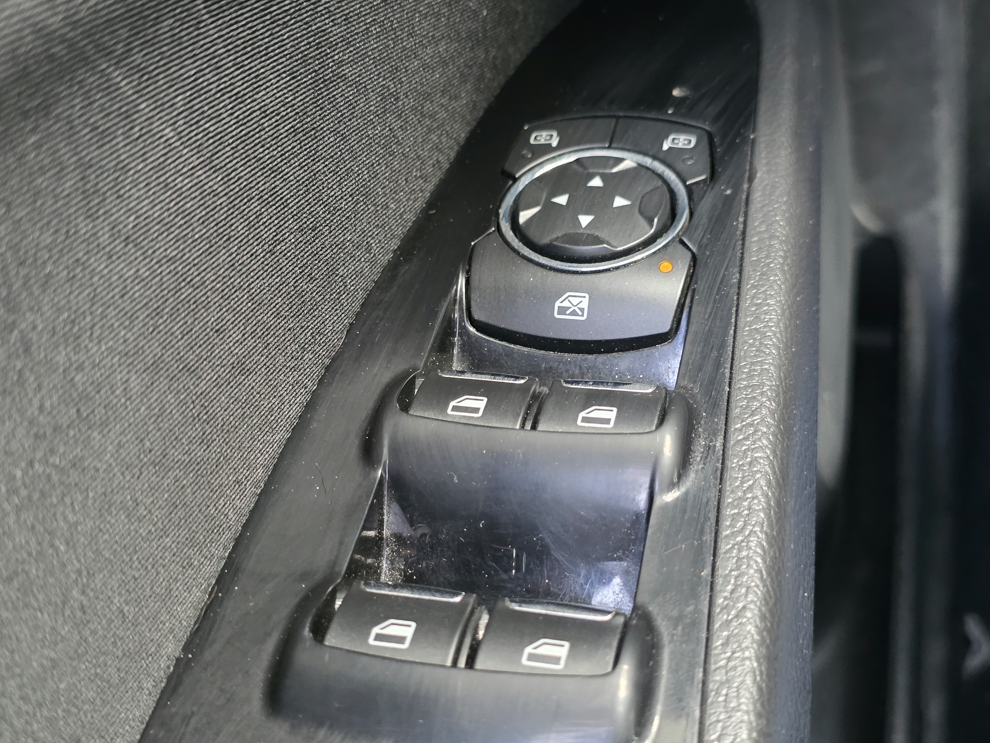 2016 Ford Fusion thumbnail 22