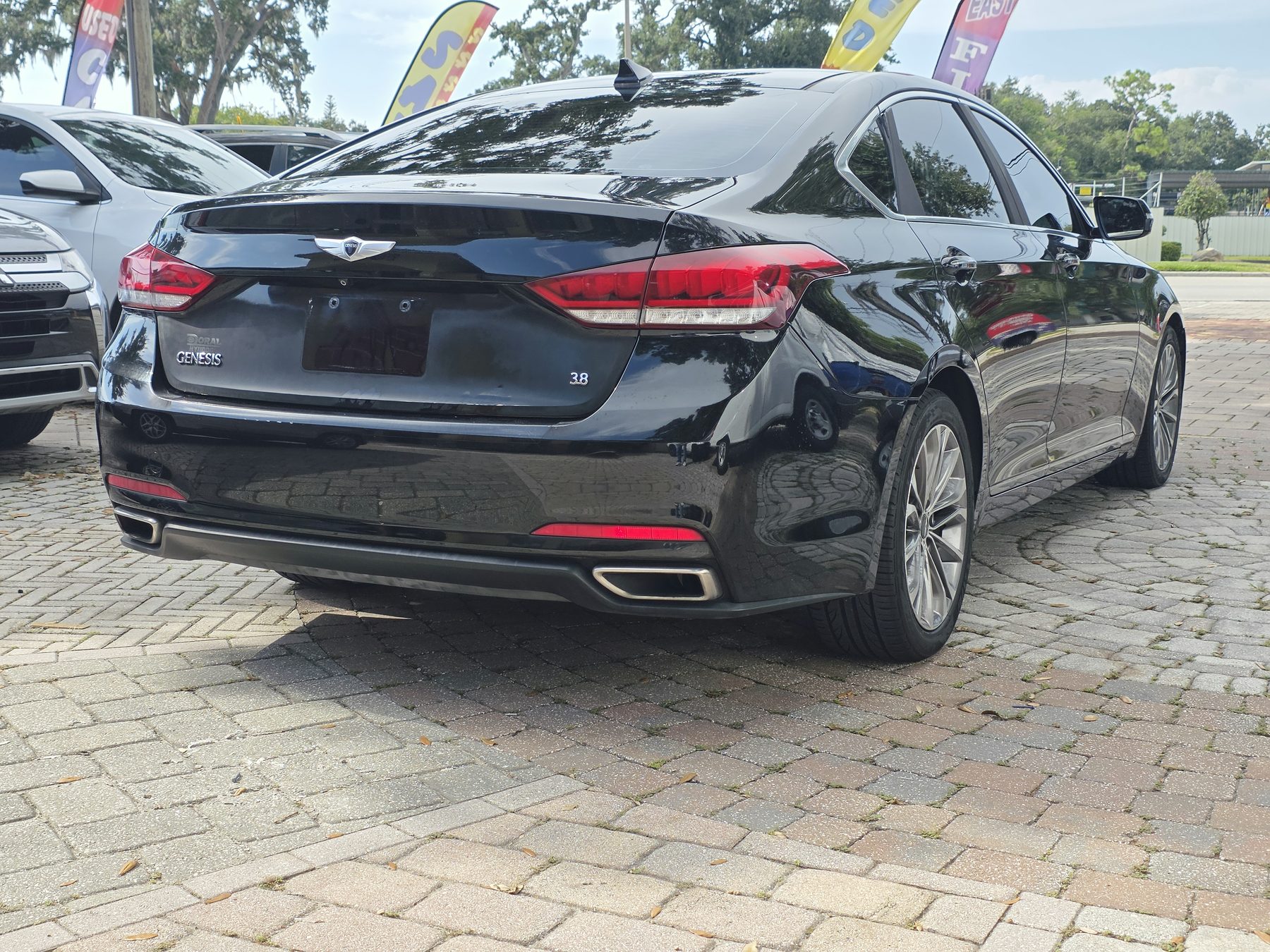 2016 Hyundai Genesis thumbnail 6