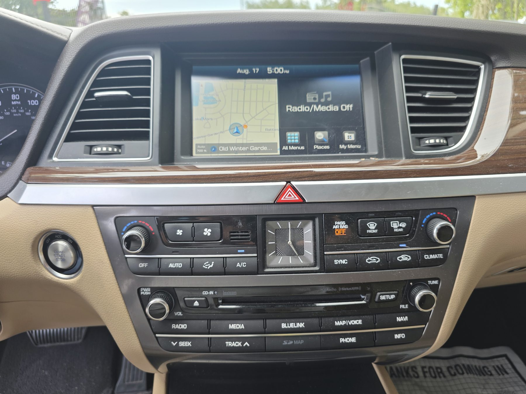 2016 Hyundai Genesis thumbnail 17