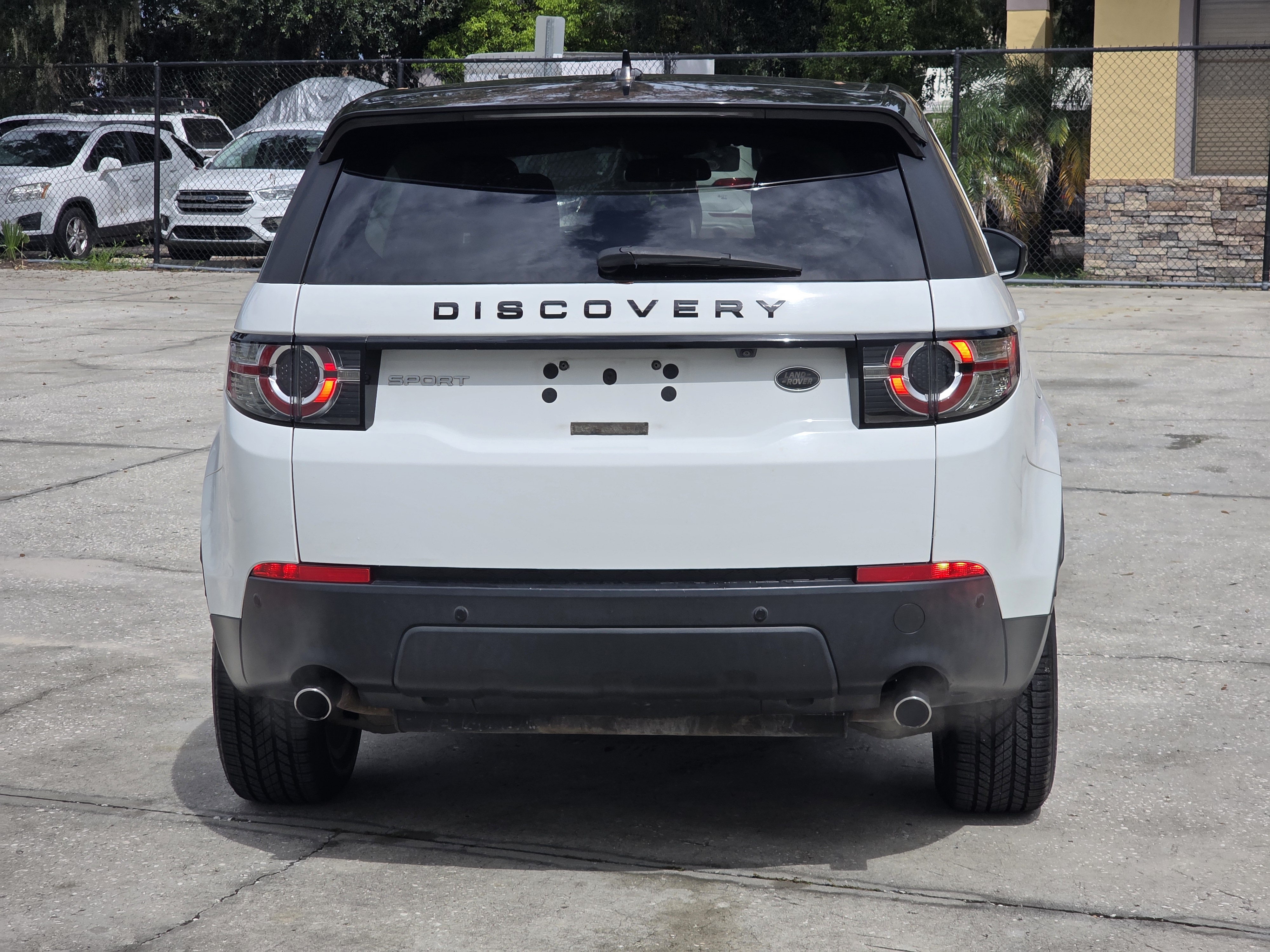 2016 Land Rover Discovery Sport thumbnail 3