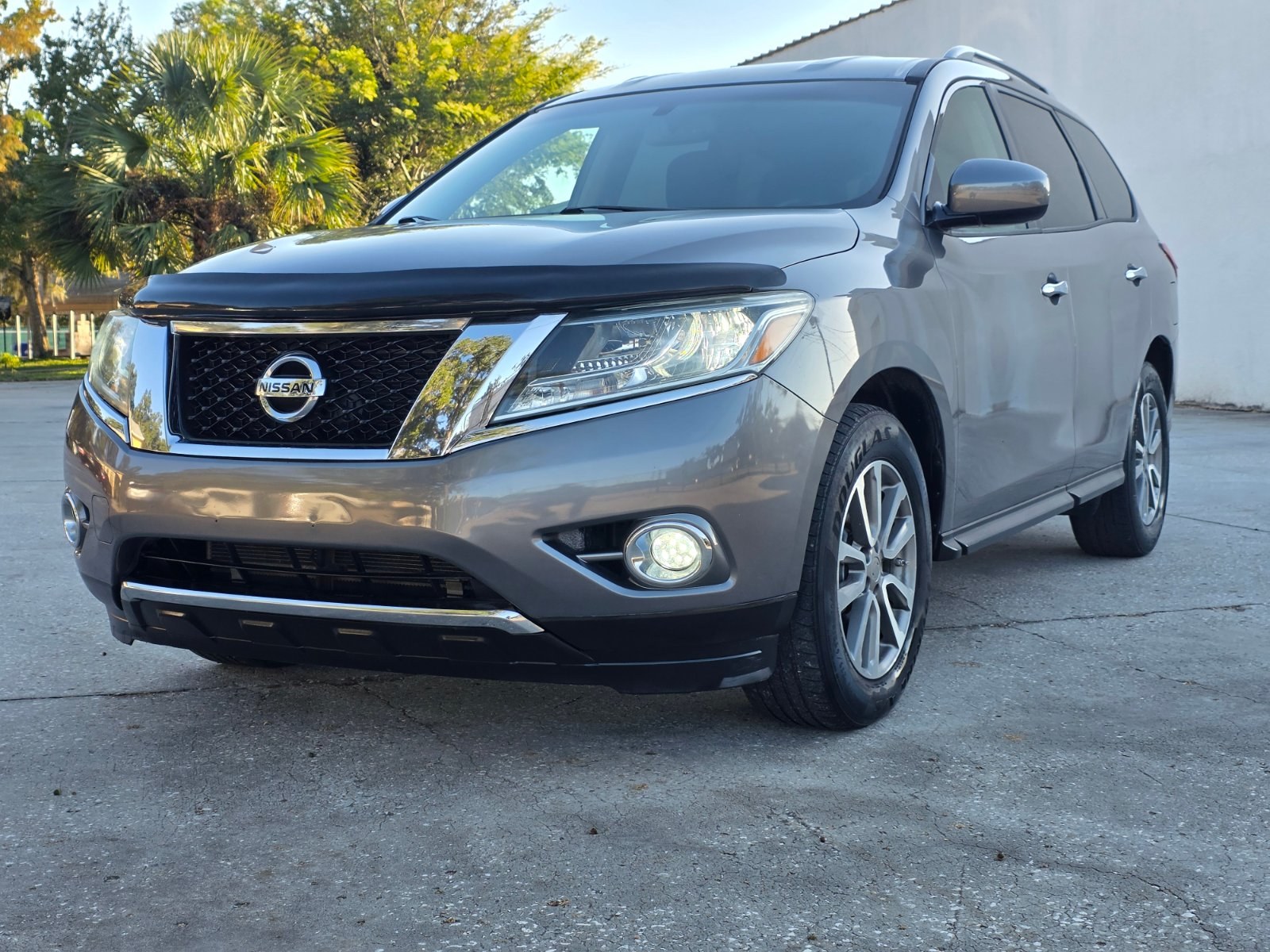 2016 Nissan Pathfinder thumbnail 2