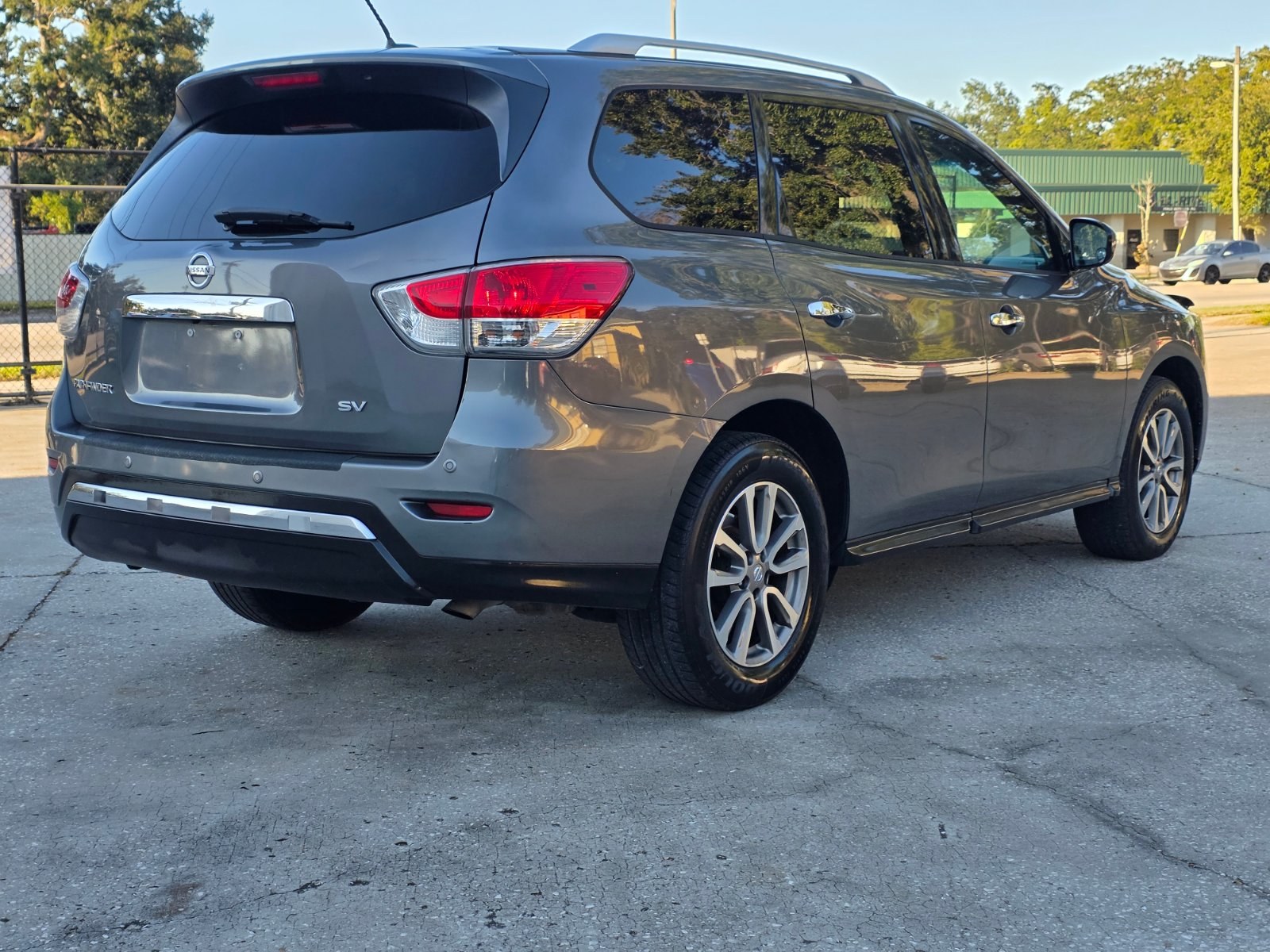 2016 Nissan Pathfinder thumbnail 6