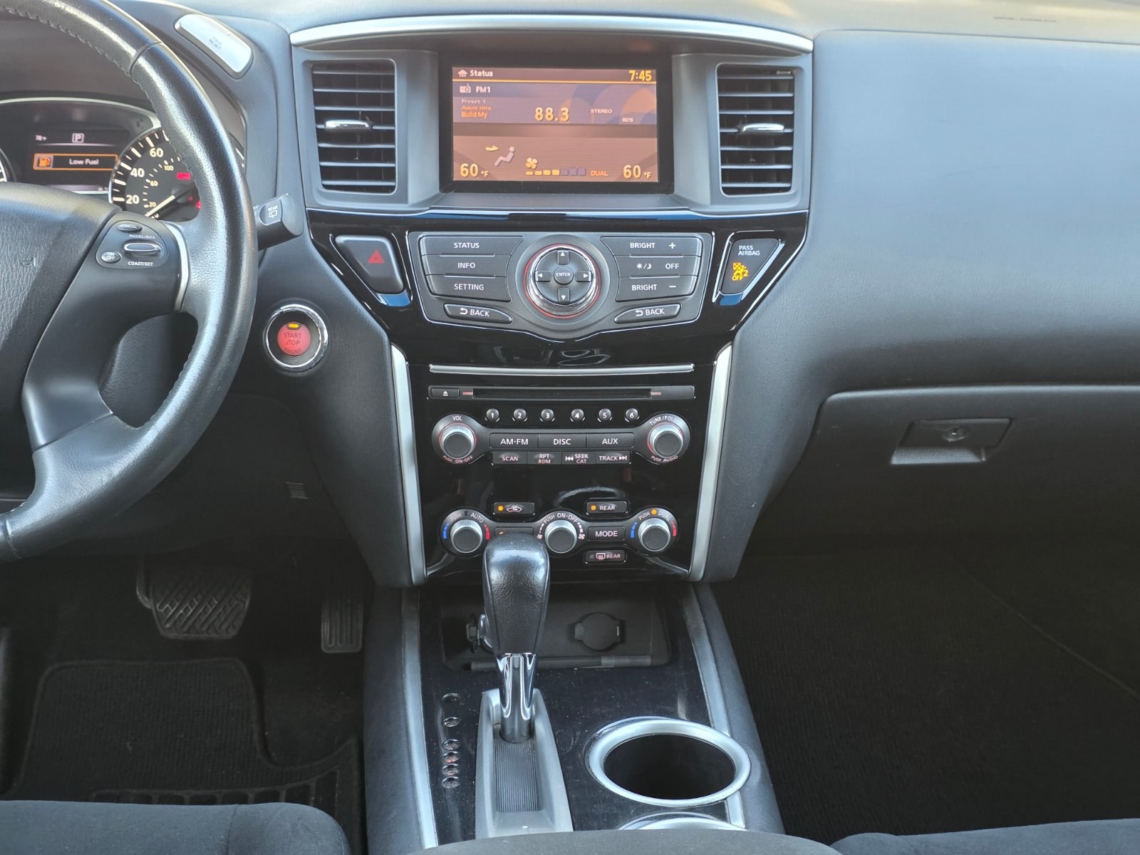 2016 Nissan Pathfinder thumbnail 12