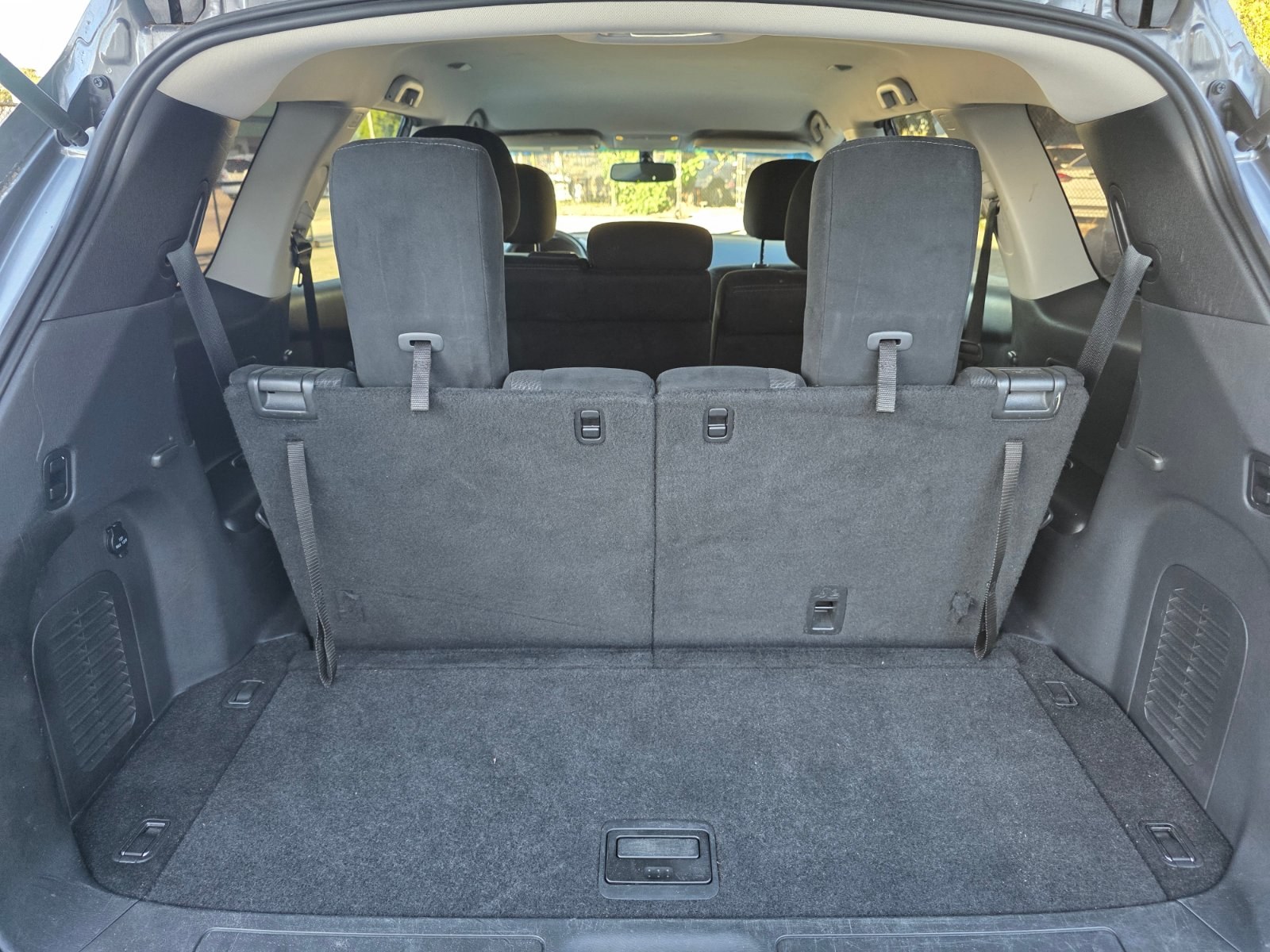 2016 Nissan Pathfinder thumbnail 9