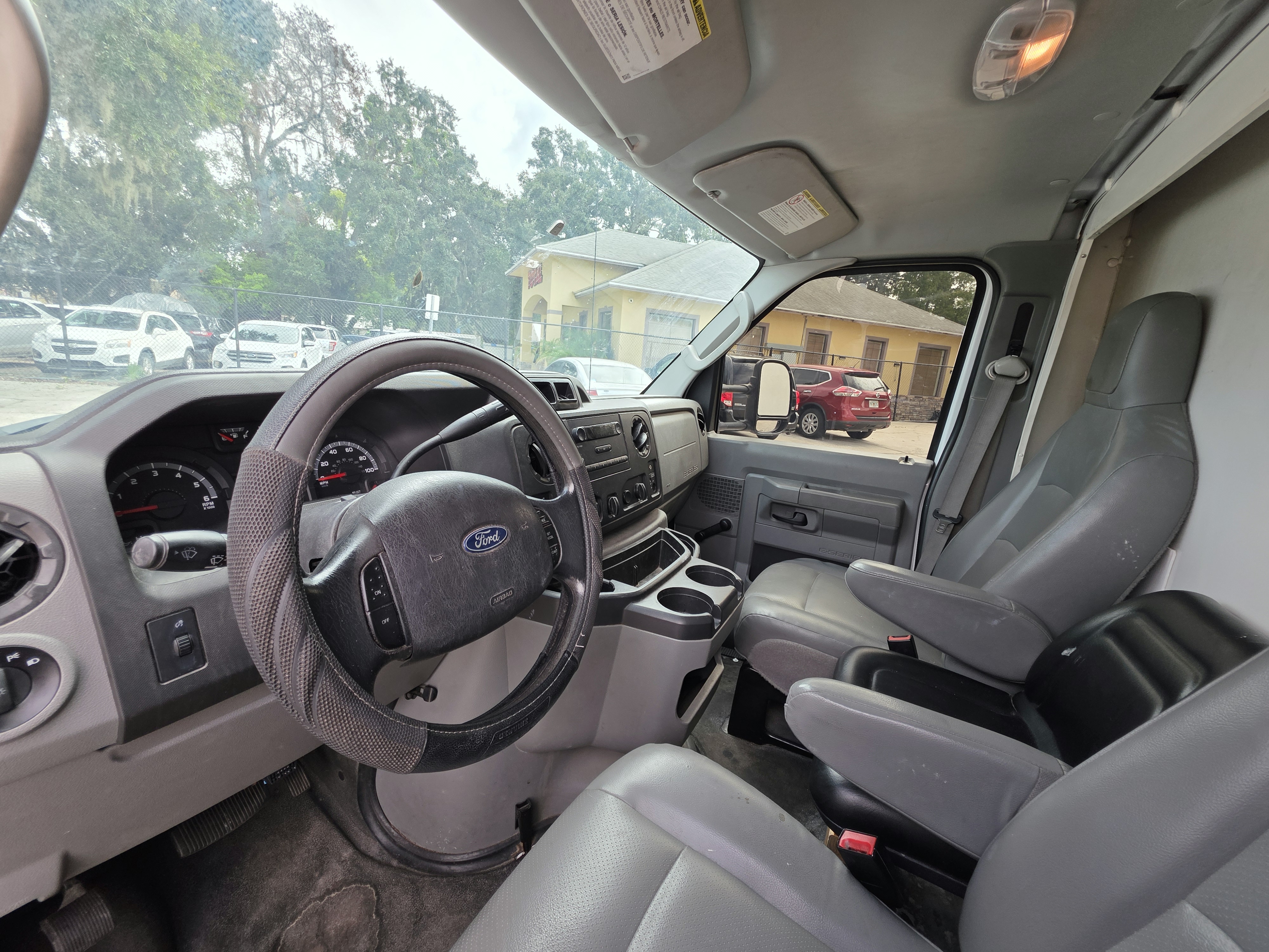 2017 Ford E-350 thumbnail 14