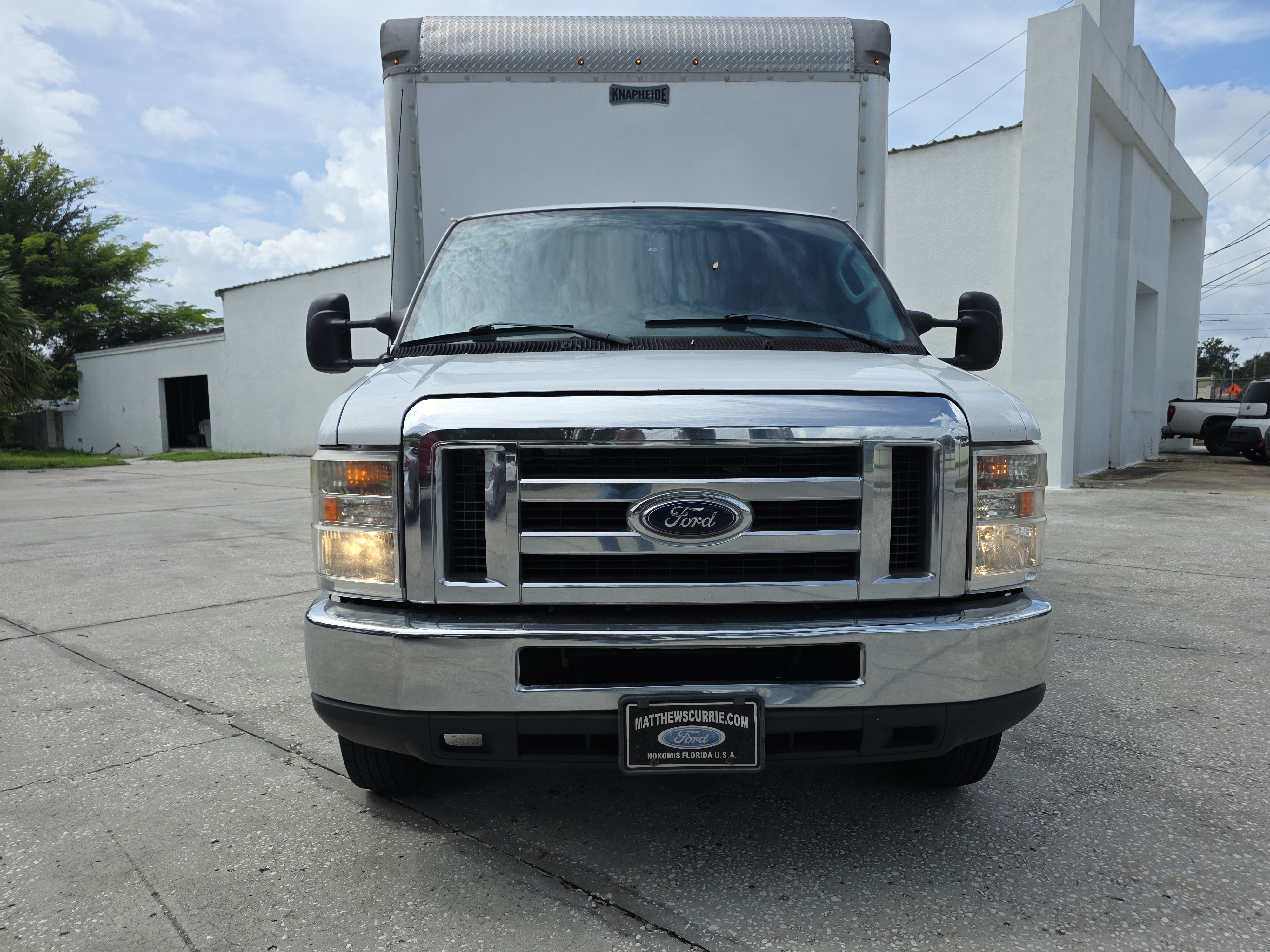 2017 Ford E-350 thumbnail 2