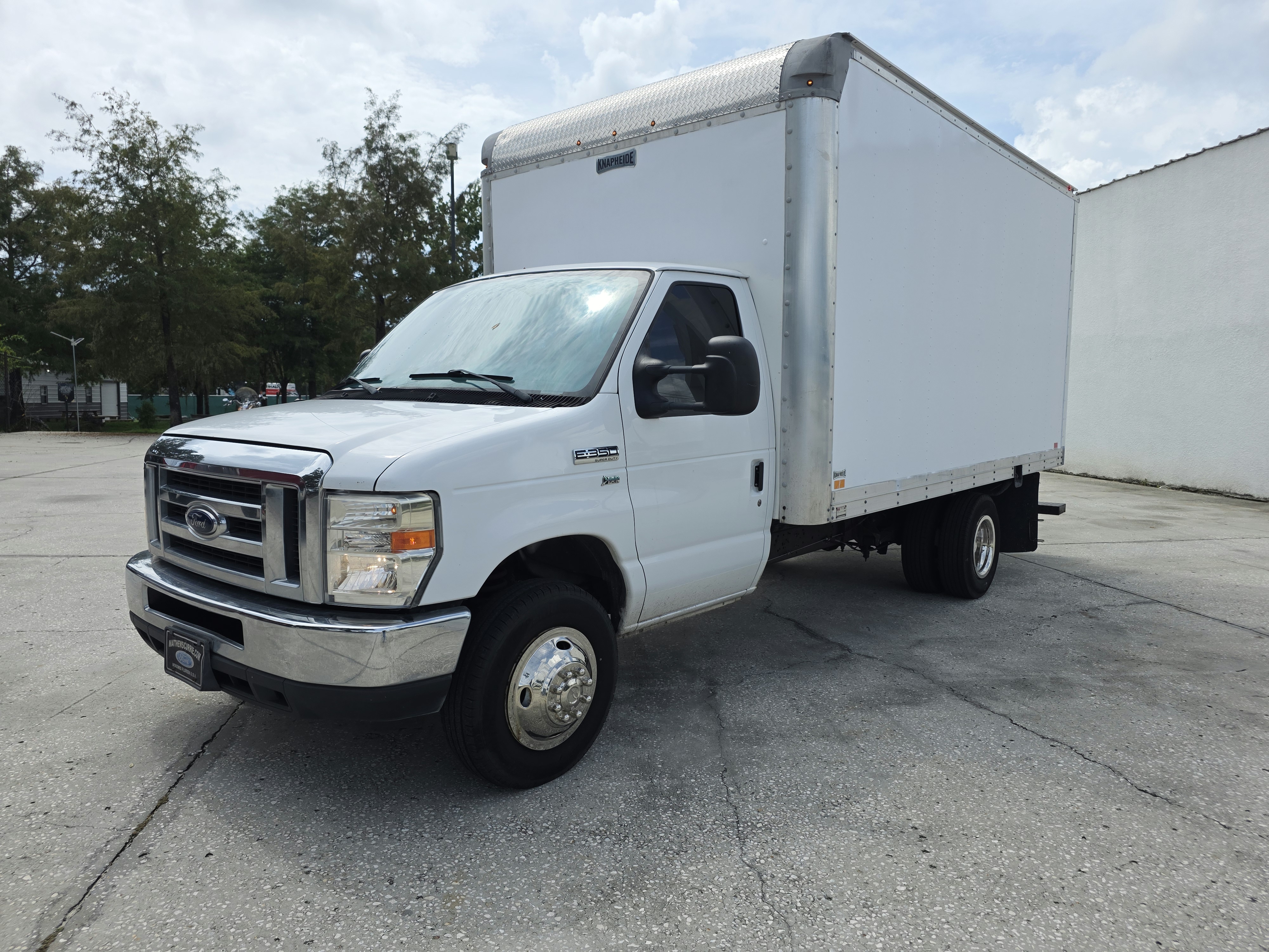 2017 Ford E-350 — photo 1