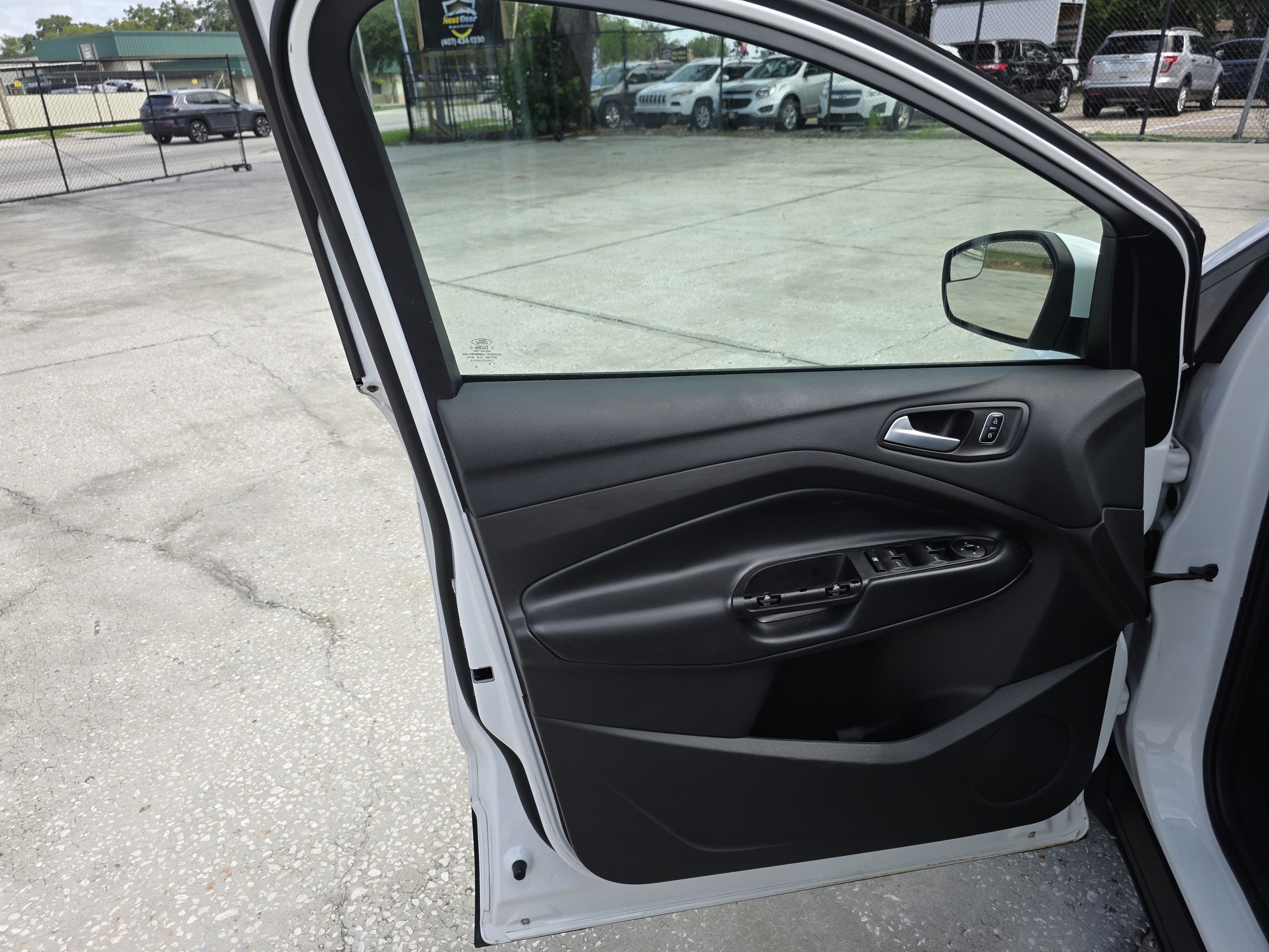 2017 Ford Escape thumbnail 15
